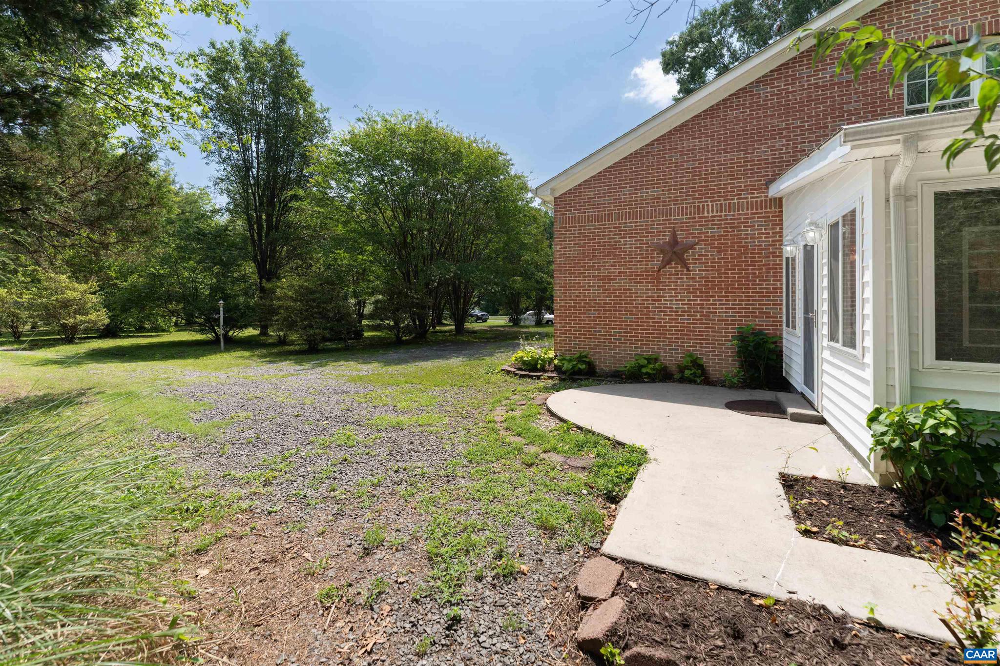 TOWN OF GORDONSVILLE - Residential