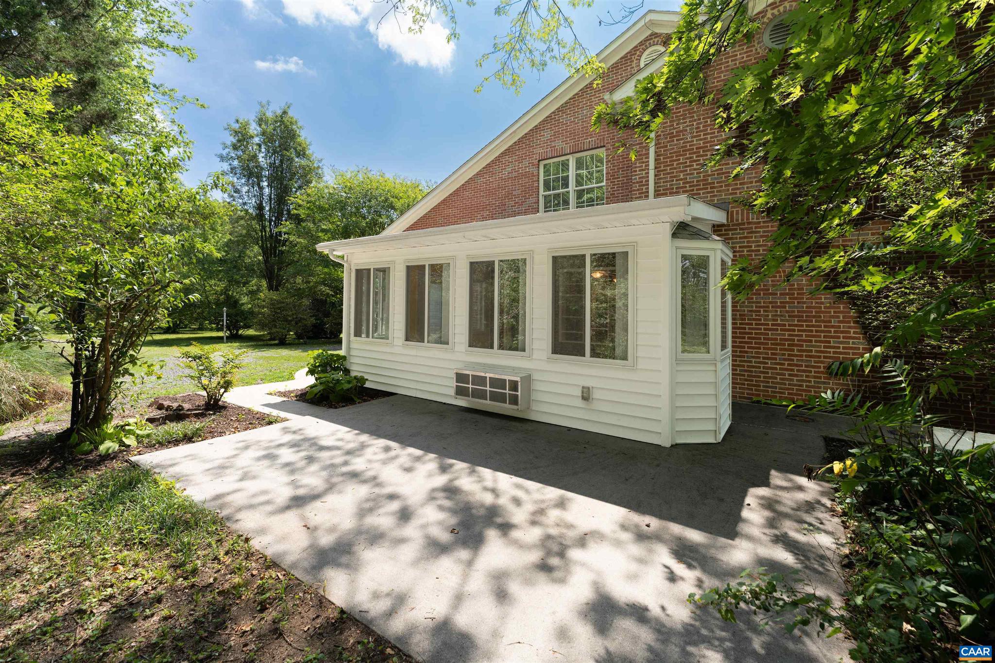 TOWN OF GORDONSVILLE - Residential