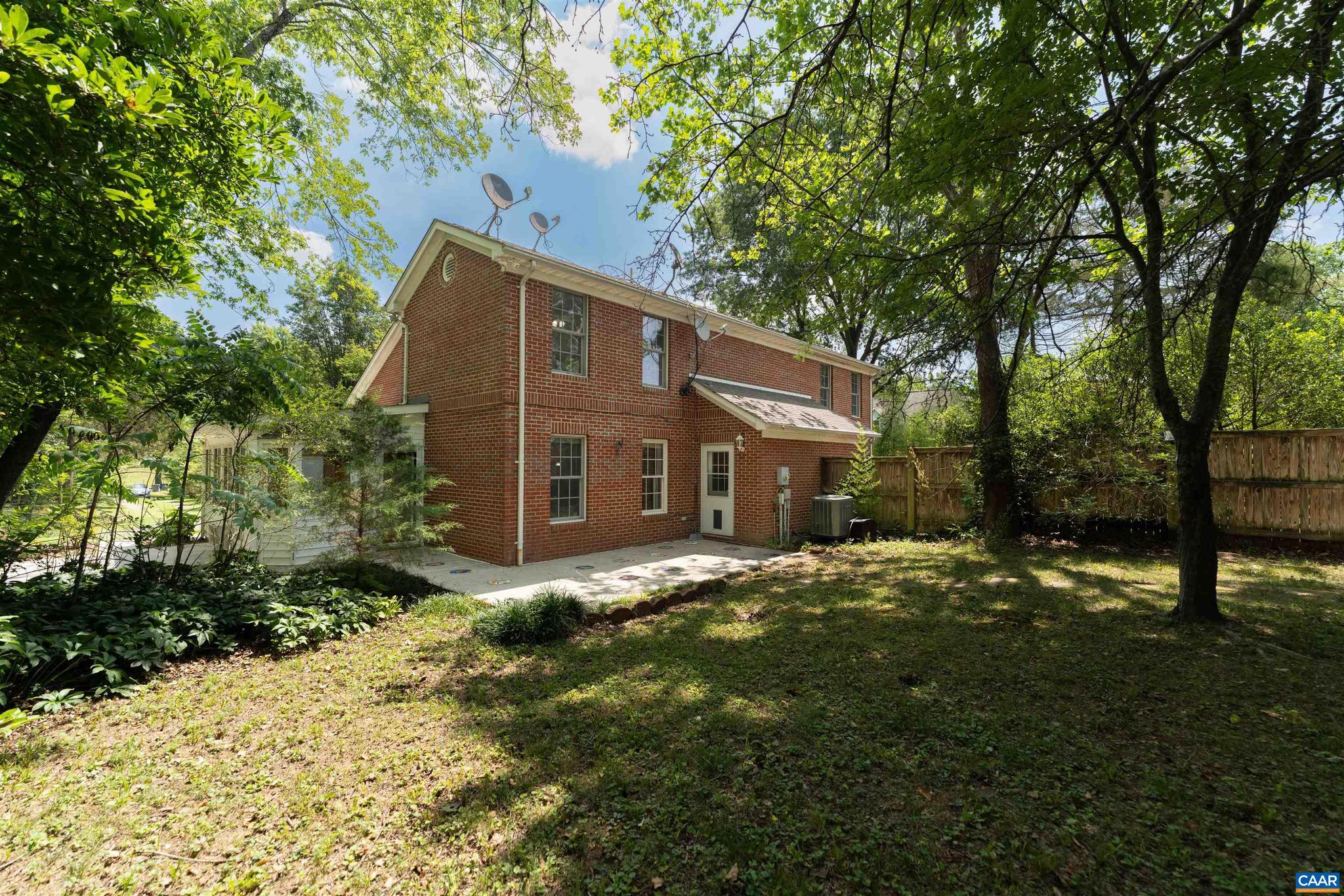 TOWN OF GORDONSVILLE - Residential