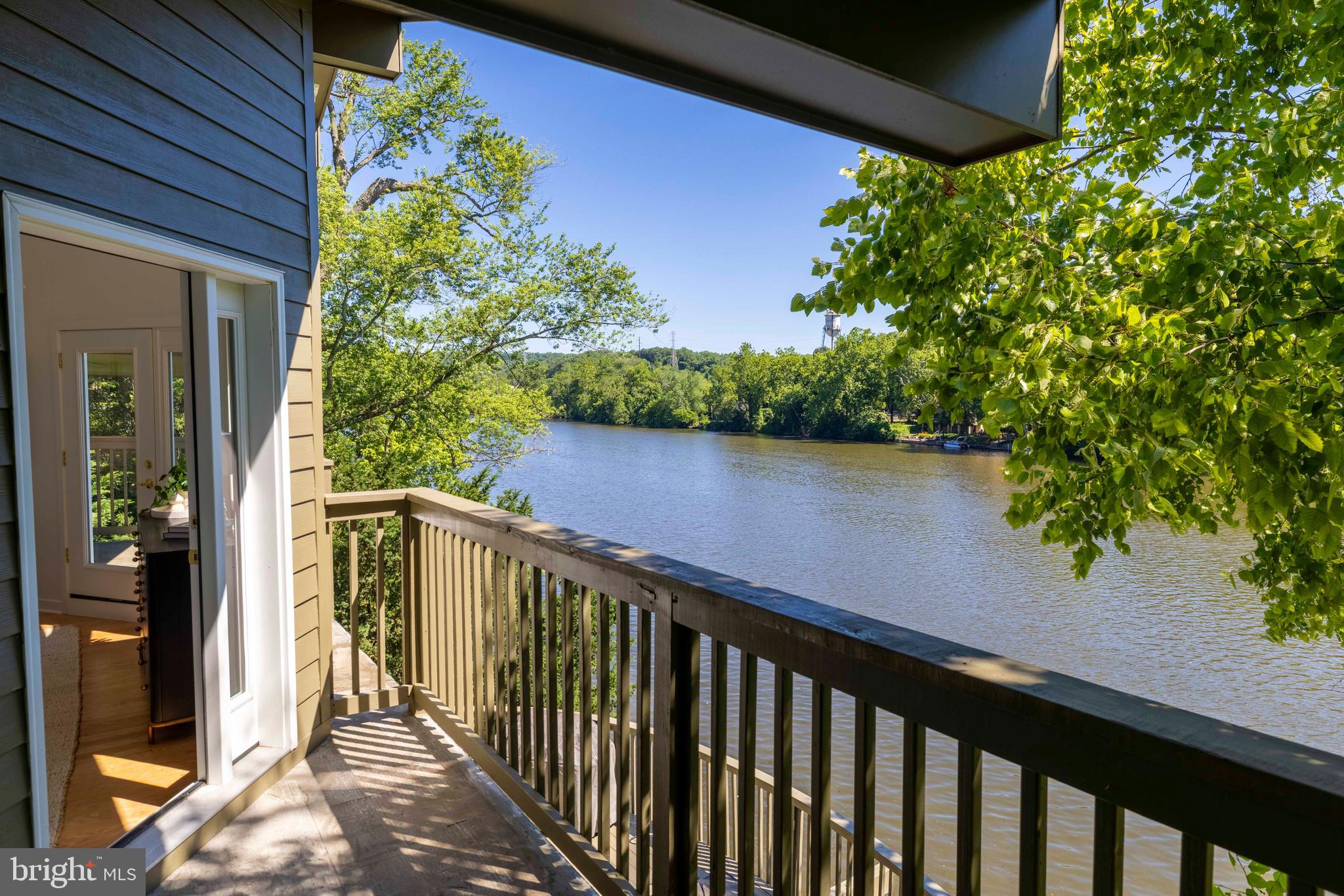 GLADWYNE - Residential