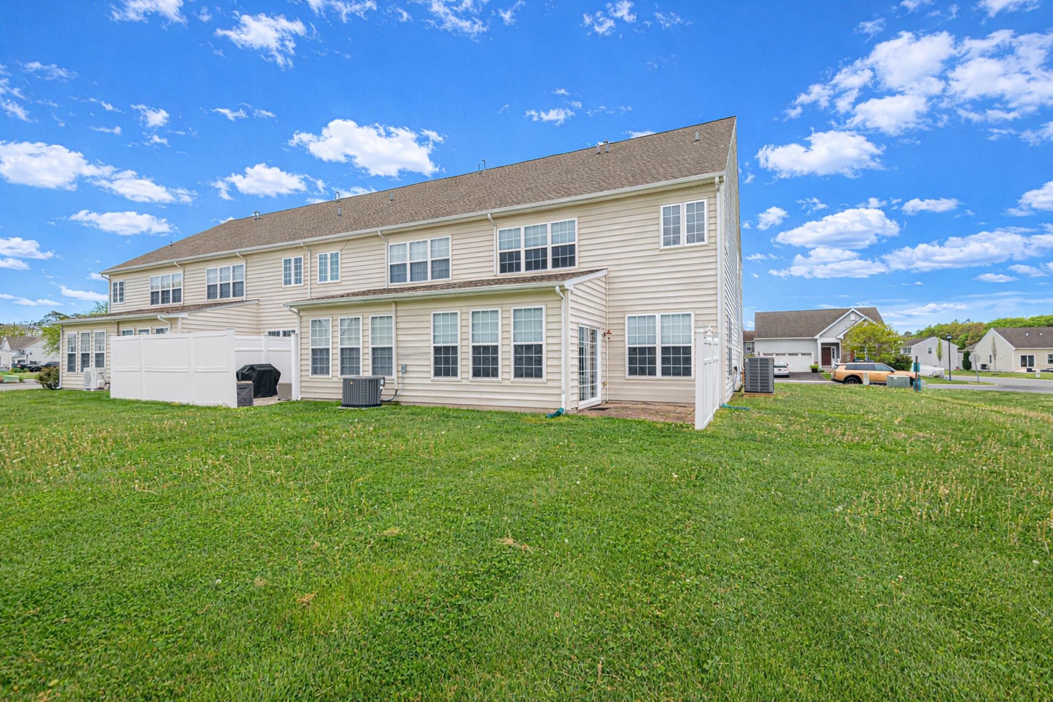 COMMONS AT RADISH FARM - Residential