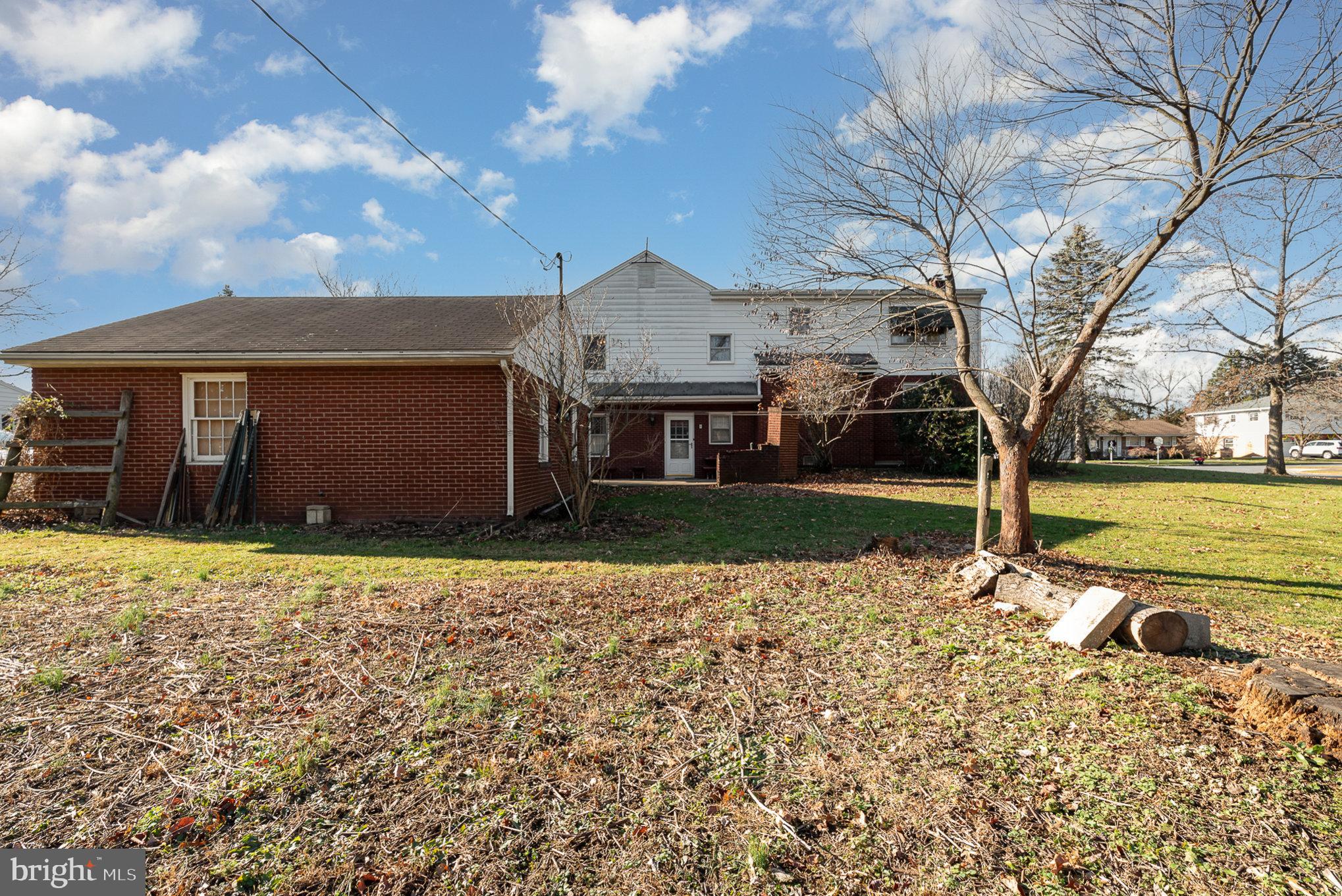 SHIREMAN MANOR - Residential