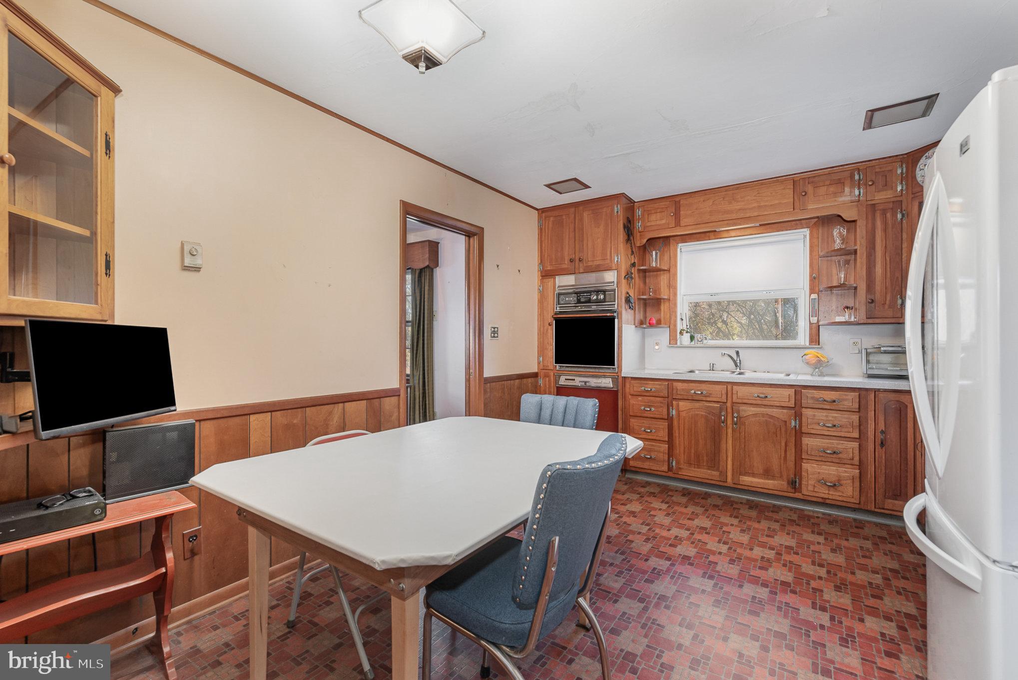 SHIREMAN MANOR - Residential