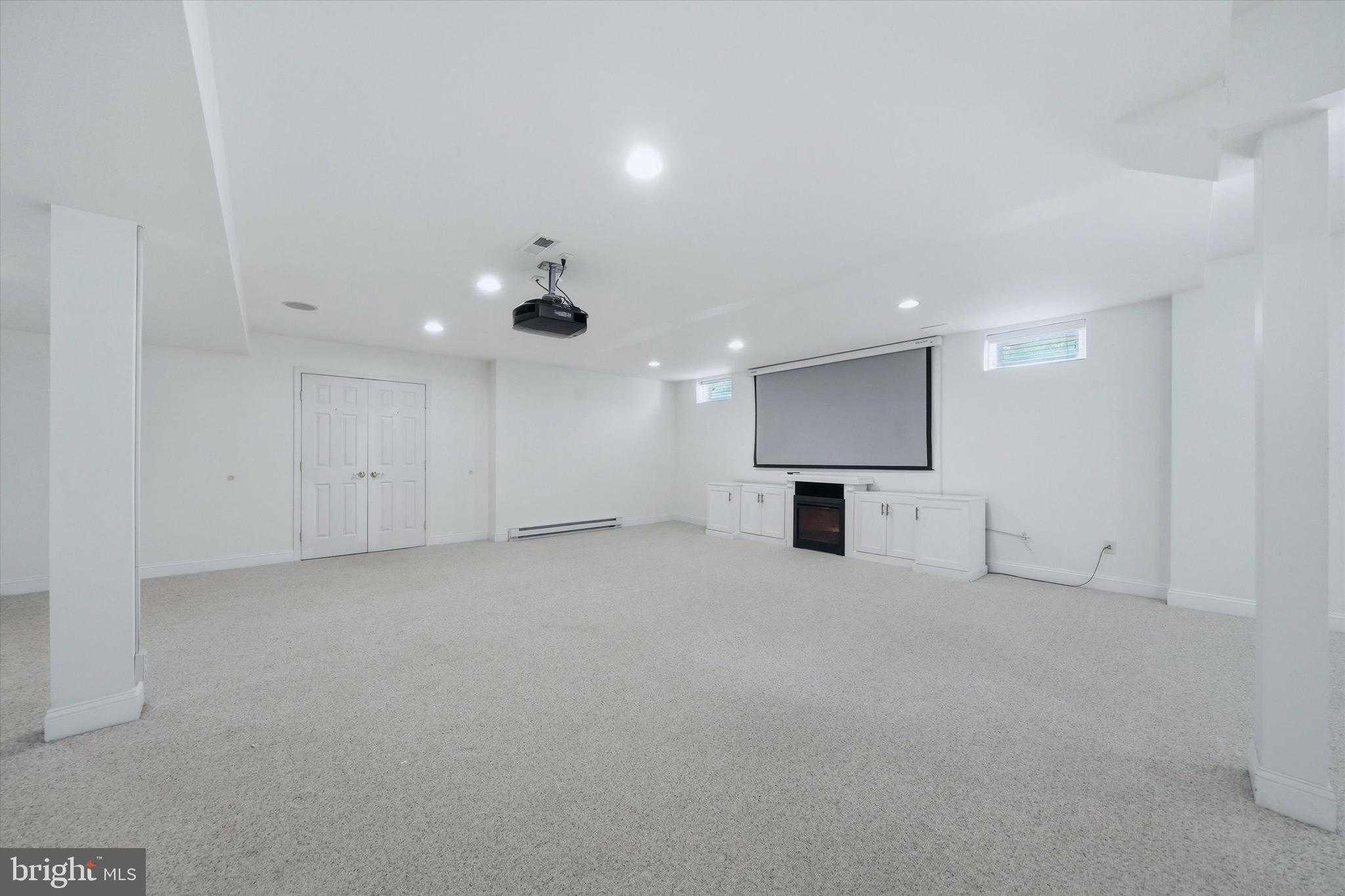 RED LION CHASE - Residential