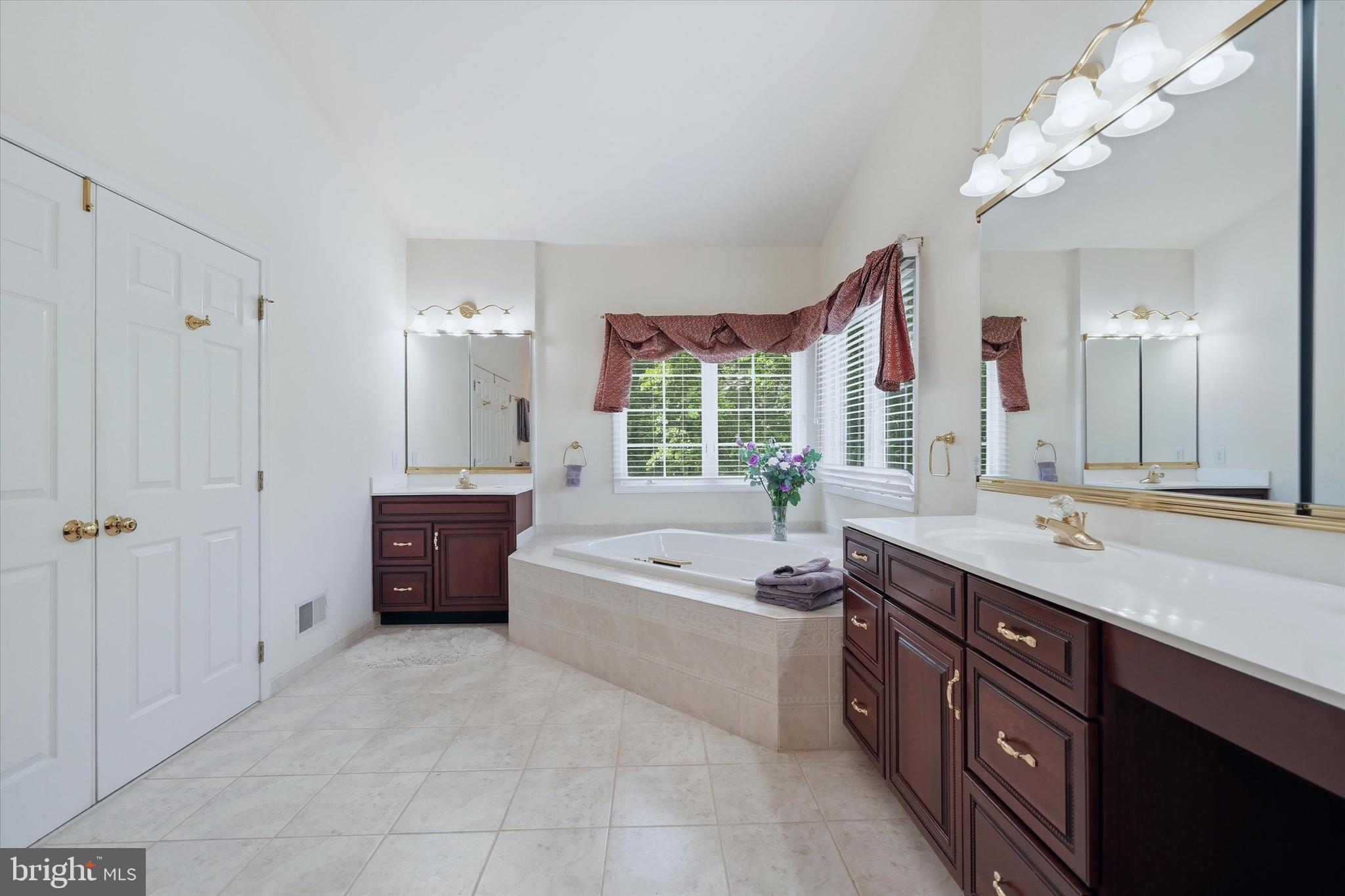 RED LION CHASE - Residential