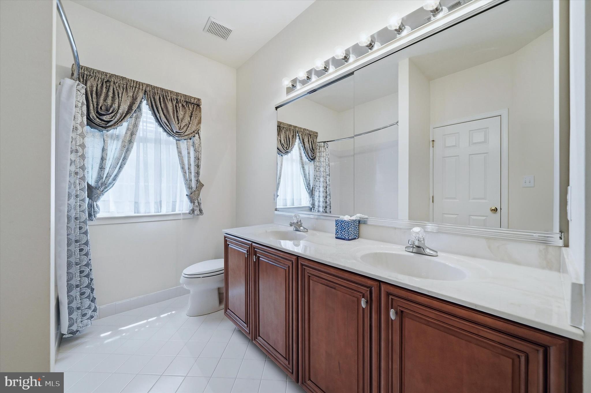 RED LION CHASE - Residential