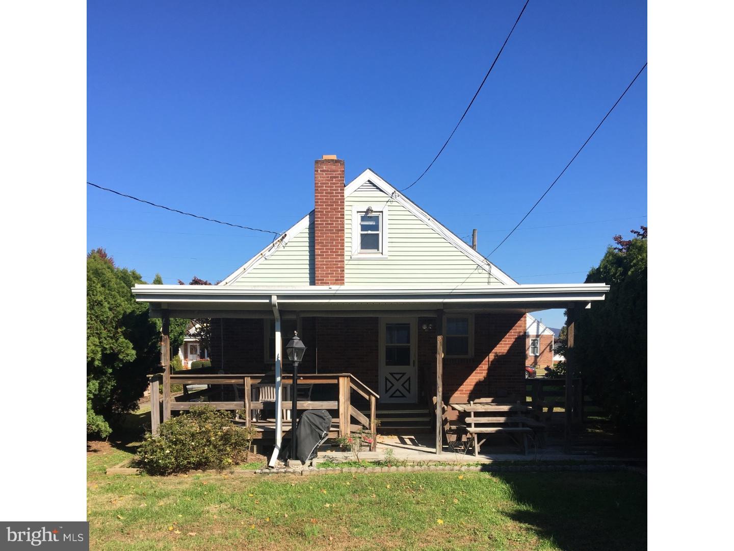 MONTROSE MANOR - Residential