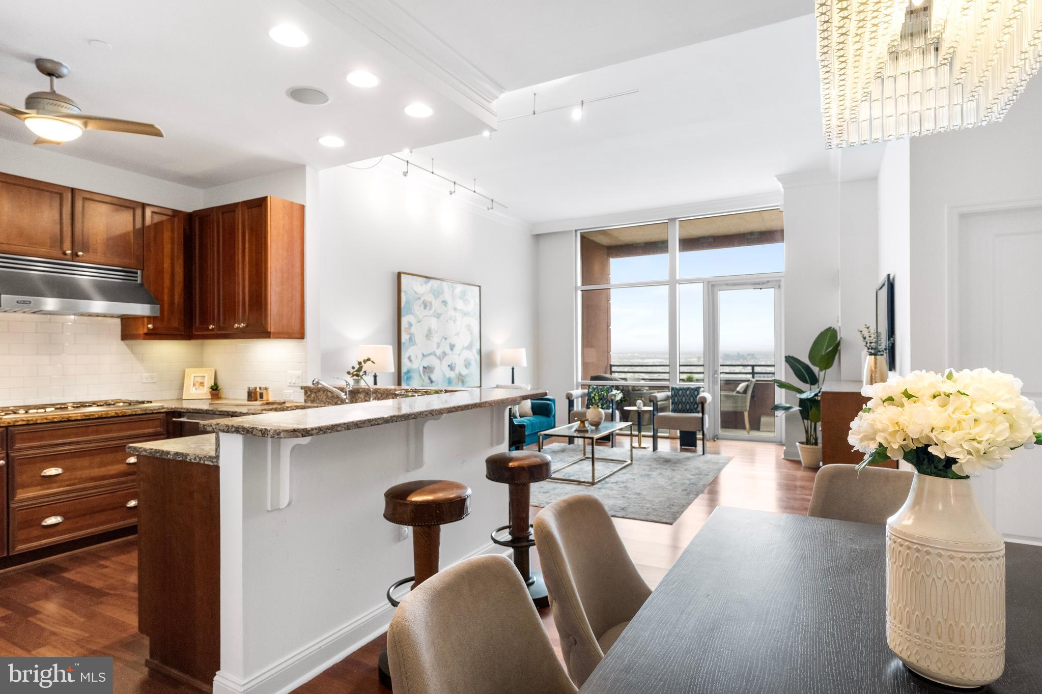 AVENUE OF THE ARTS - Residential