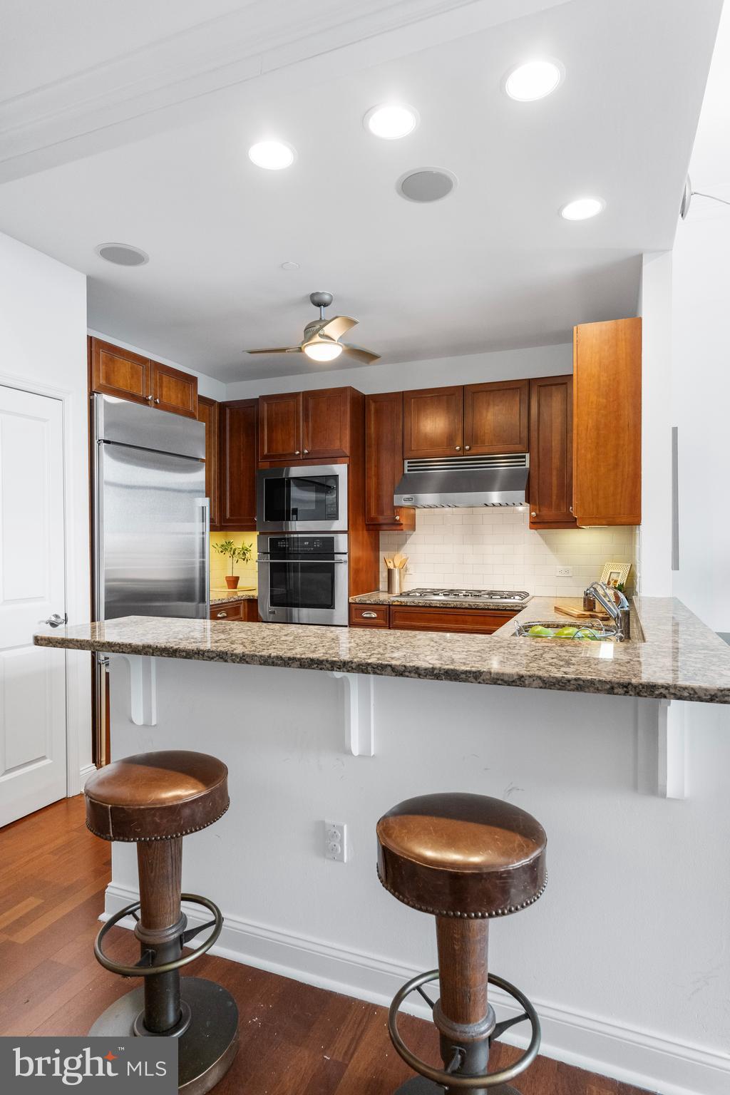 AVENUE OF THE ARTS - Residential