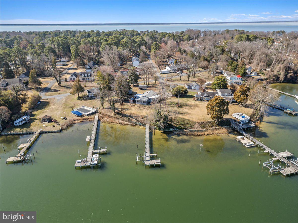 COBB ISLAND - Residential