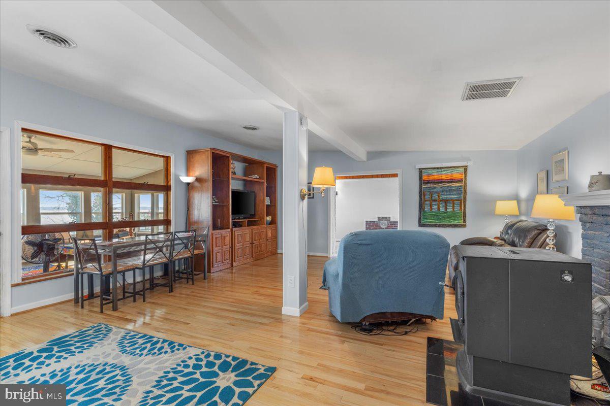 COBB ISLAND - Residential