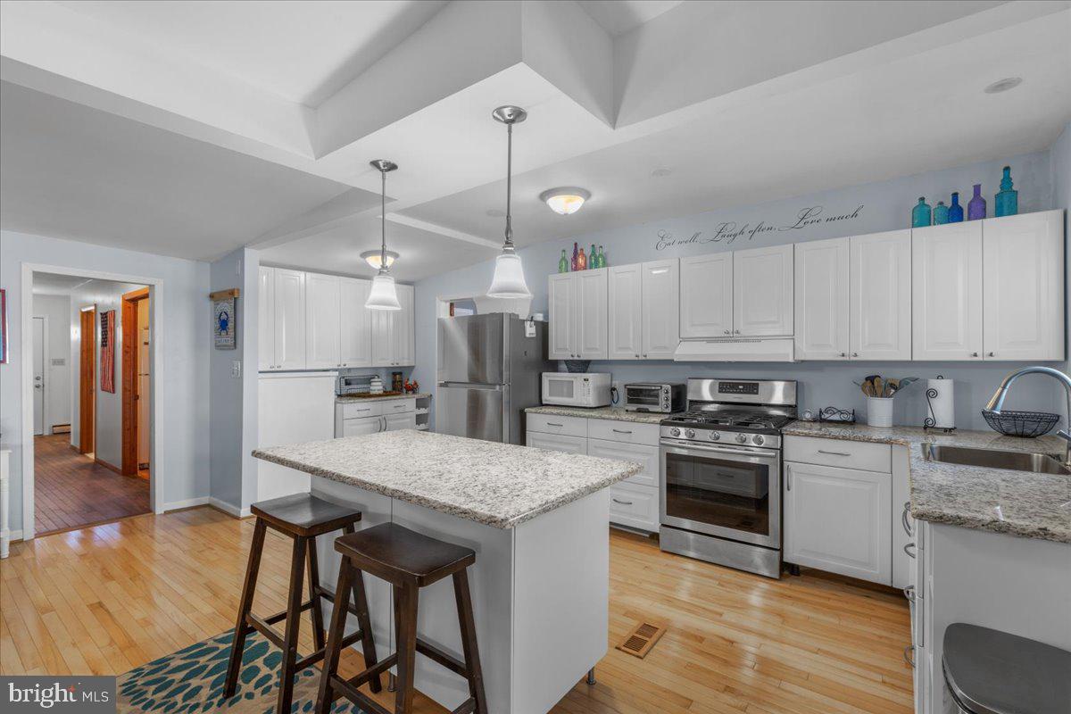 COBB ISLAND - Residential