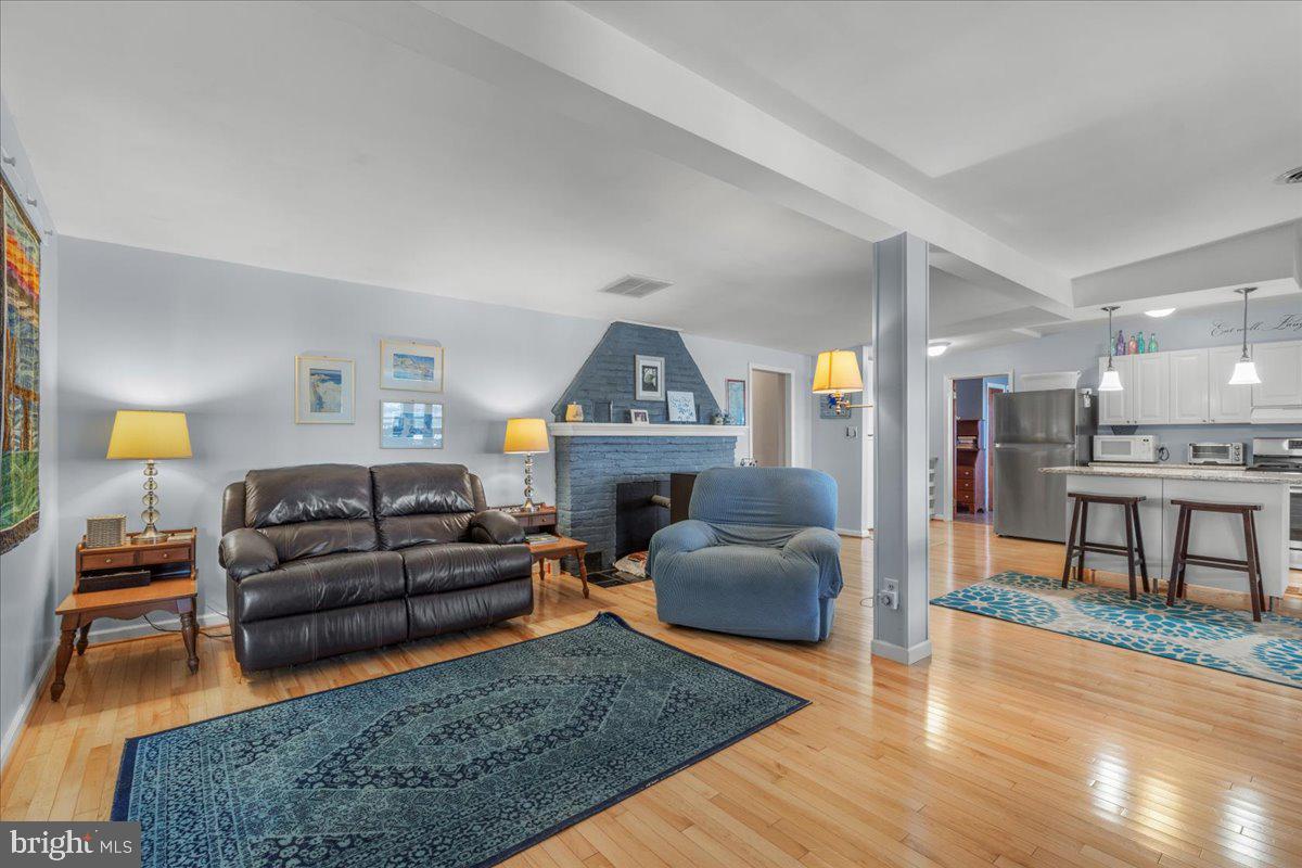 COBB ISLAND - Residential