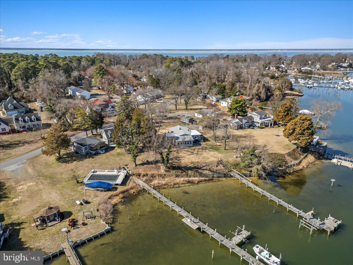 COBB ISLAND - Residential