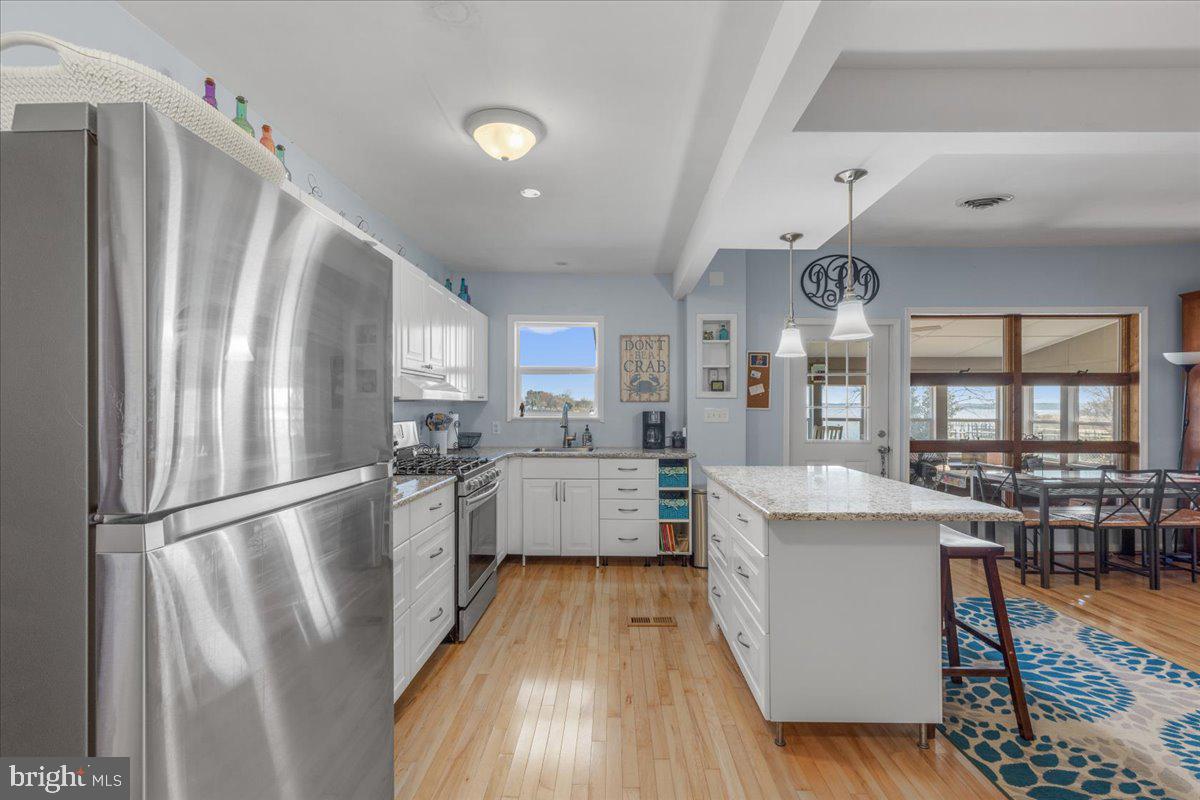 COBB ISLAND - Residential