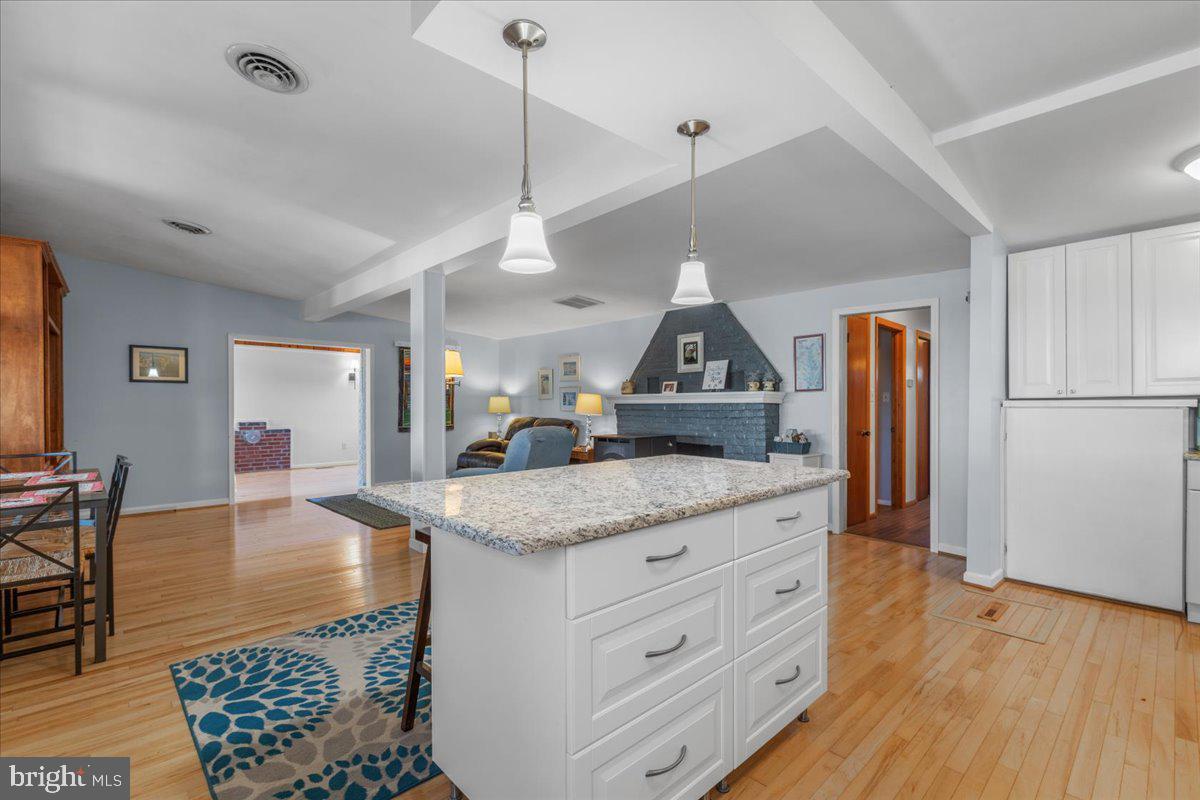 COBB ISLAND - Residential