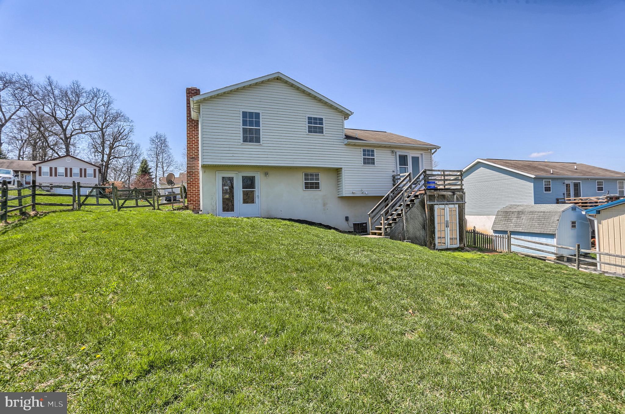 HALL ESTATES - Residential