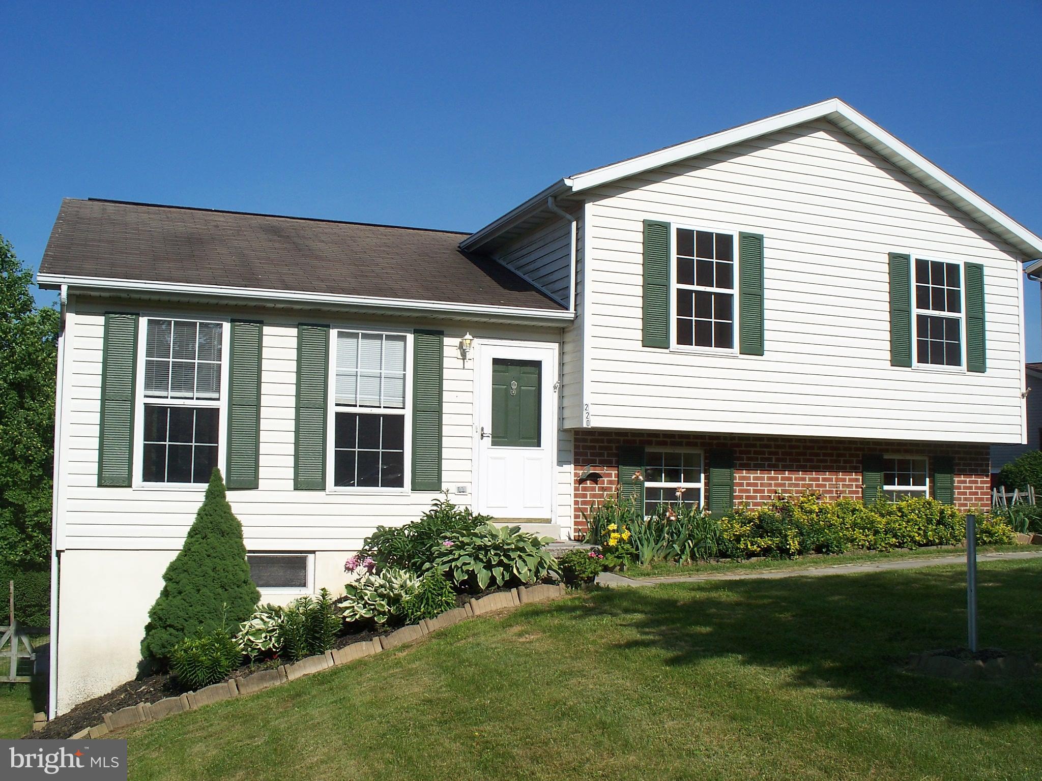HALL ESTATES - Residential