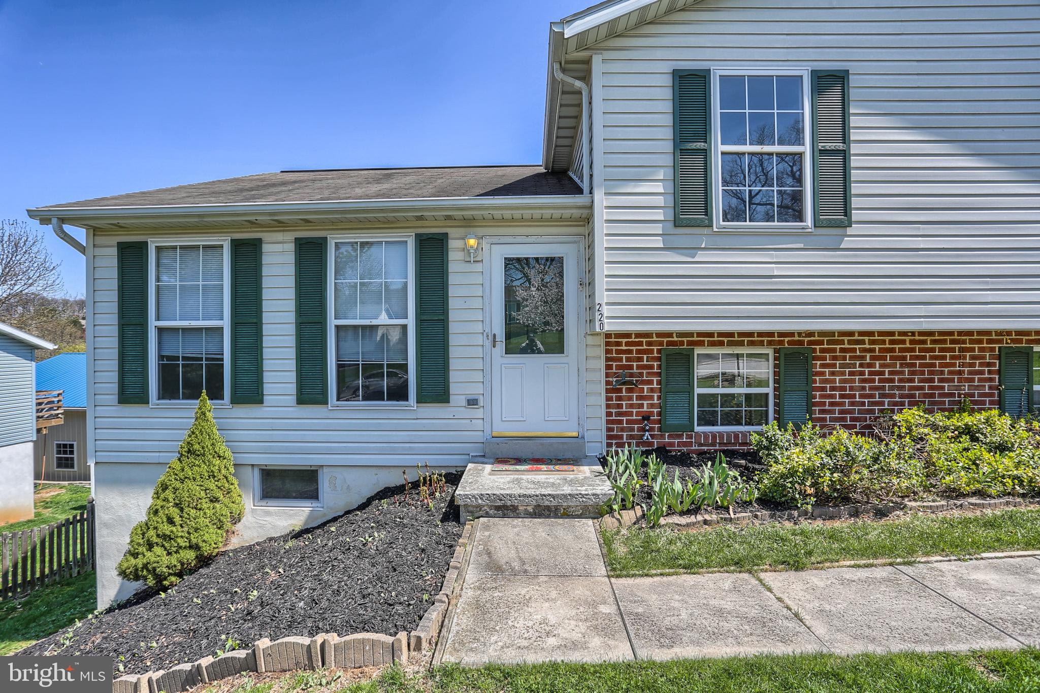 HALL ESTATES - Residential