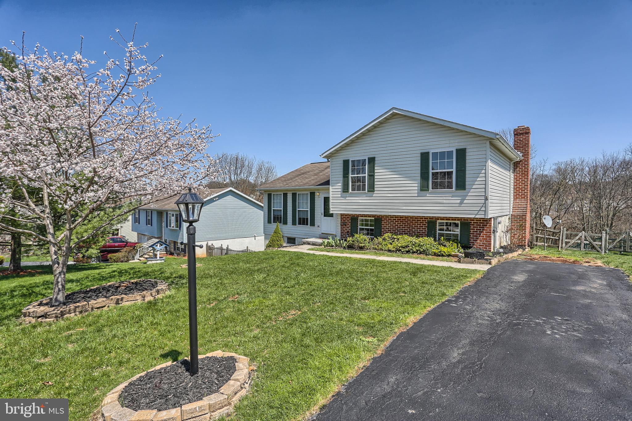 HALL ESTATES - Residential