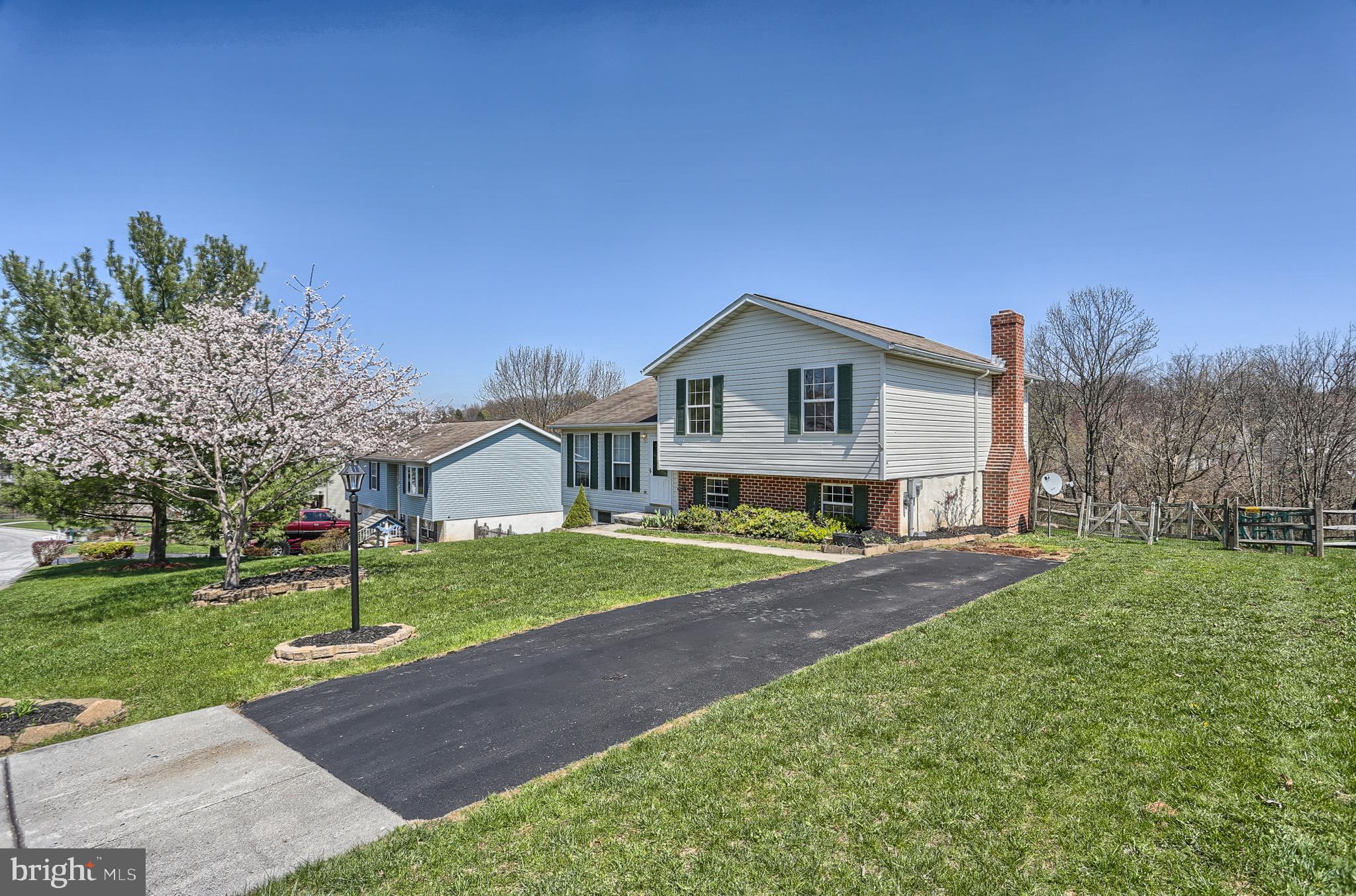 HALL ESTATES - Residential