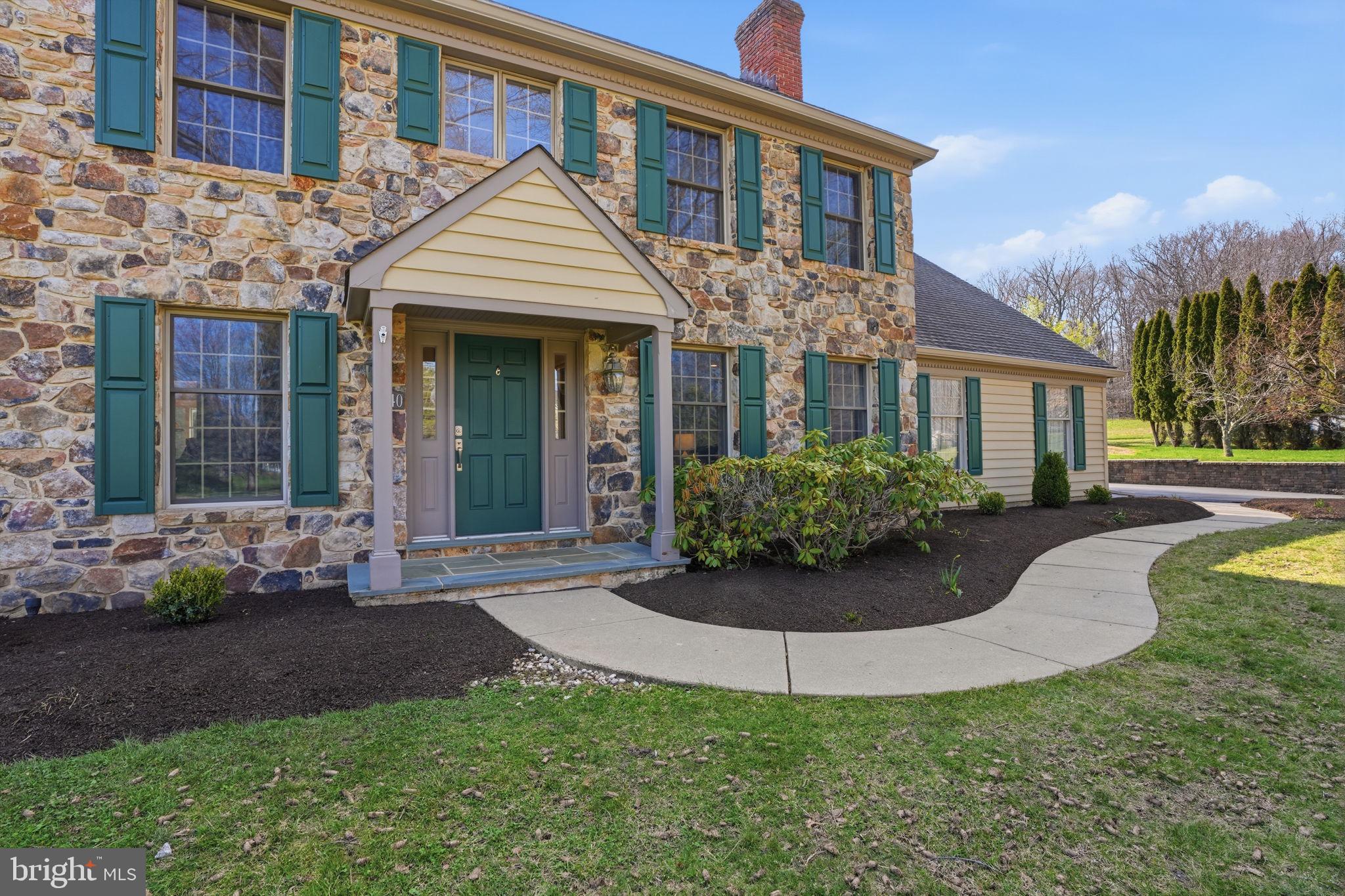 HUNTERS CROSSING - Residential