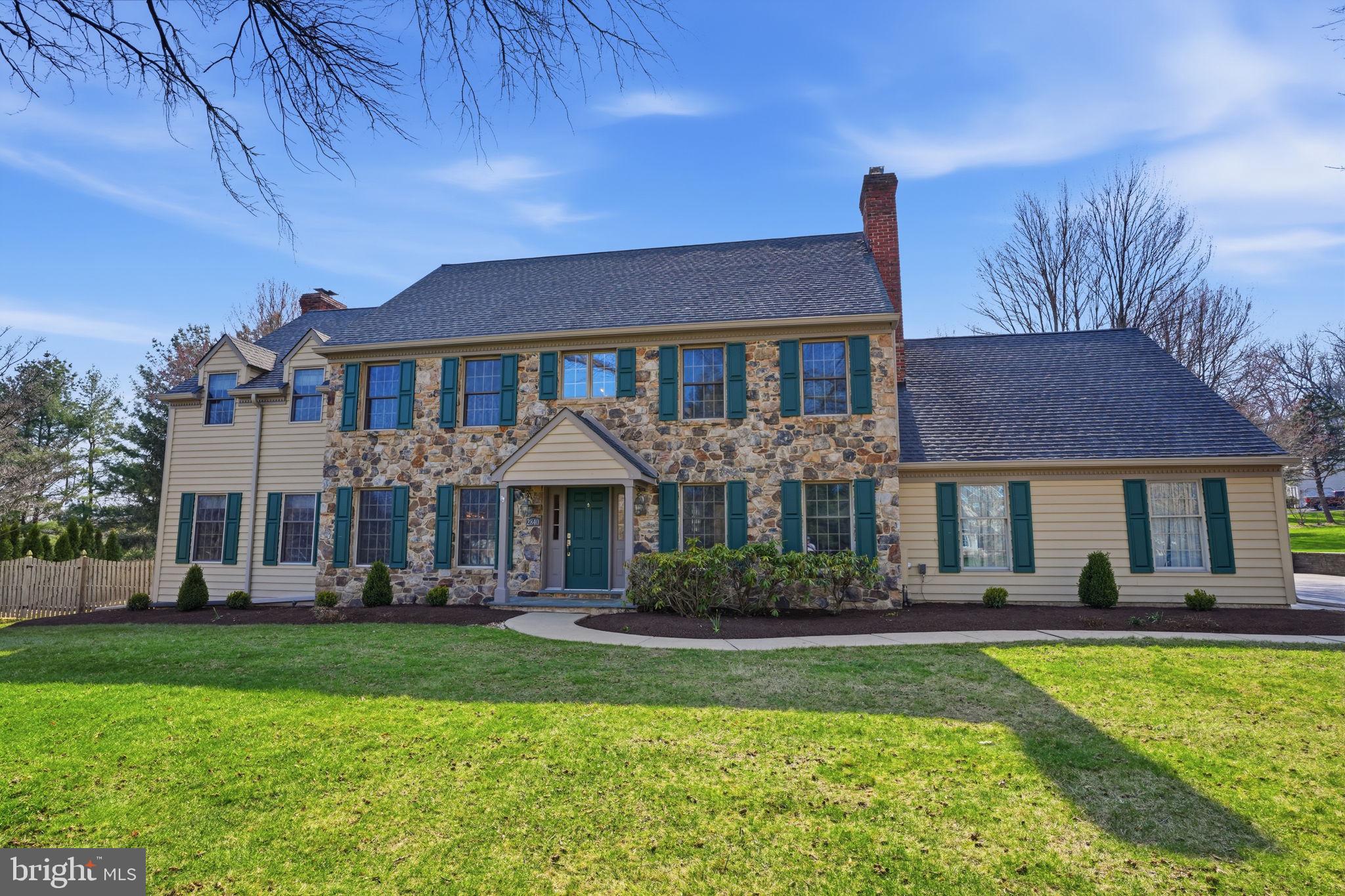 HUNTERS CROSSING - Residential