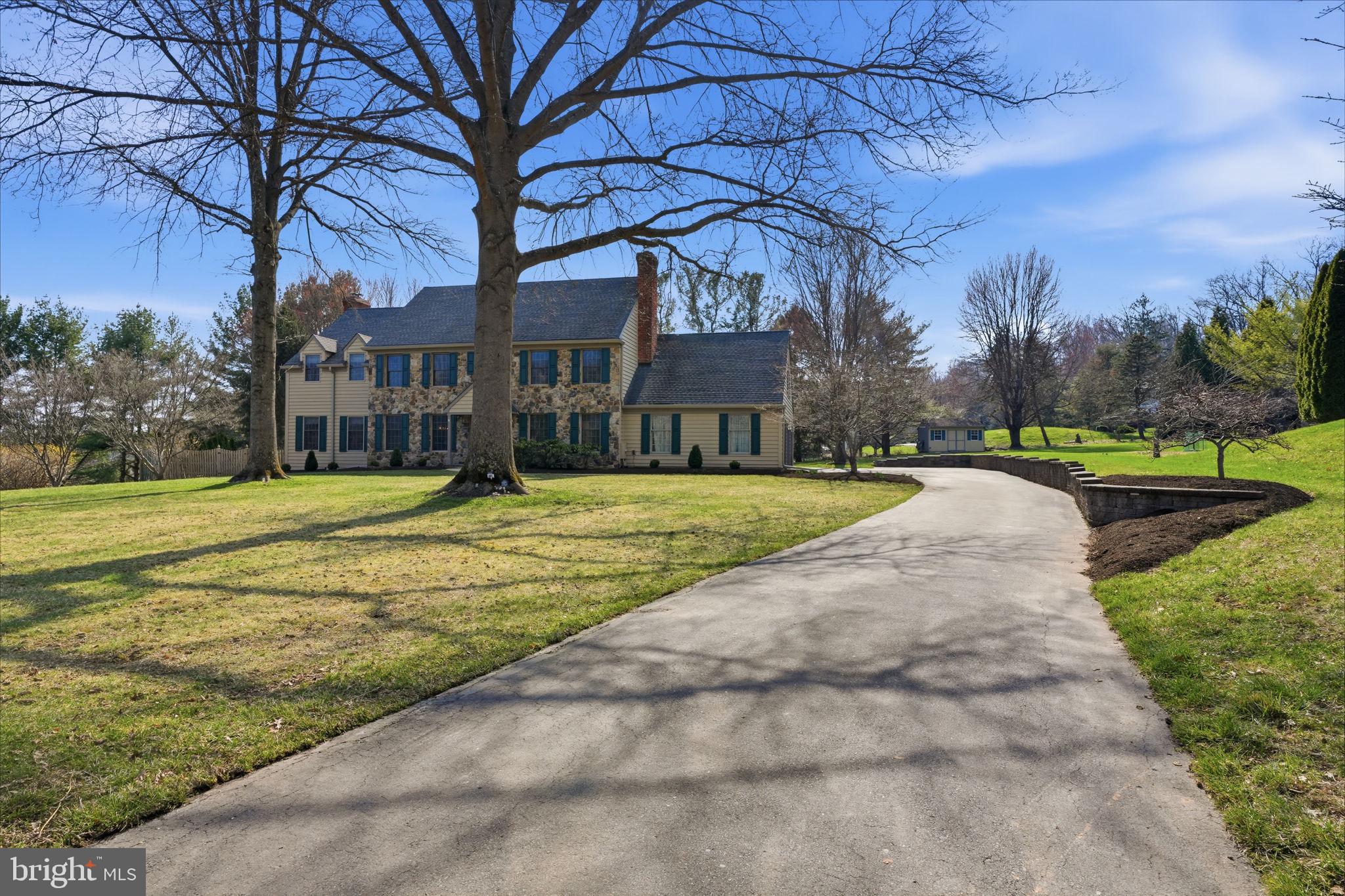 HUNTERS CROSSING - Residential