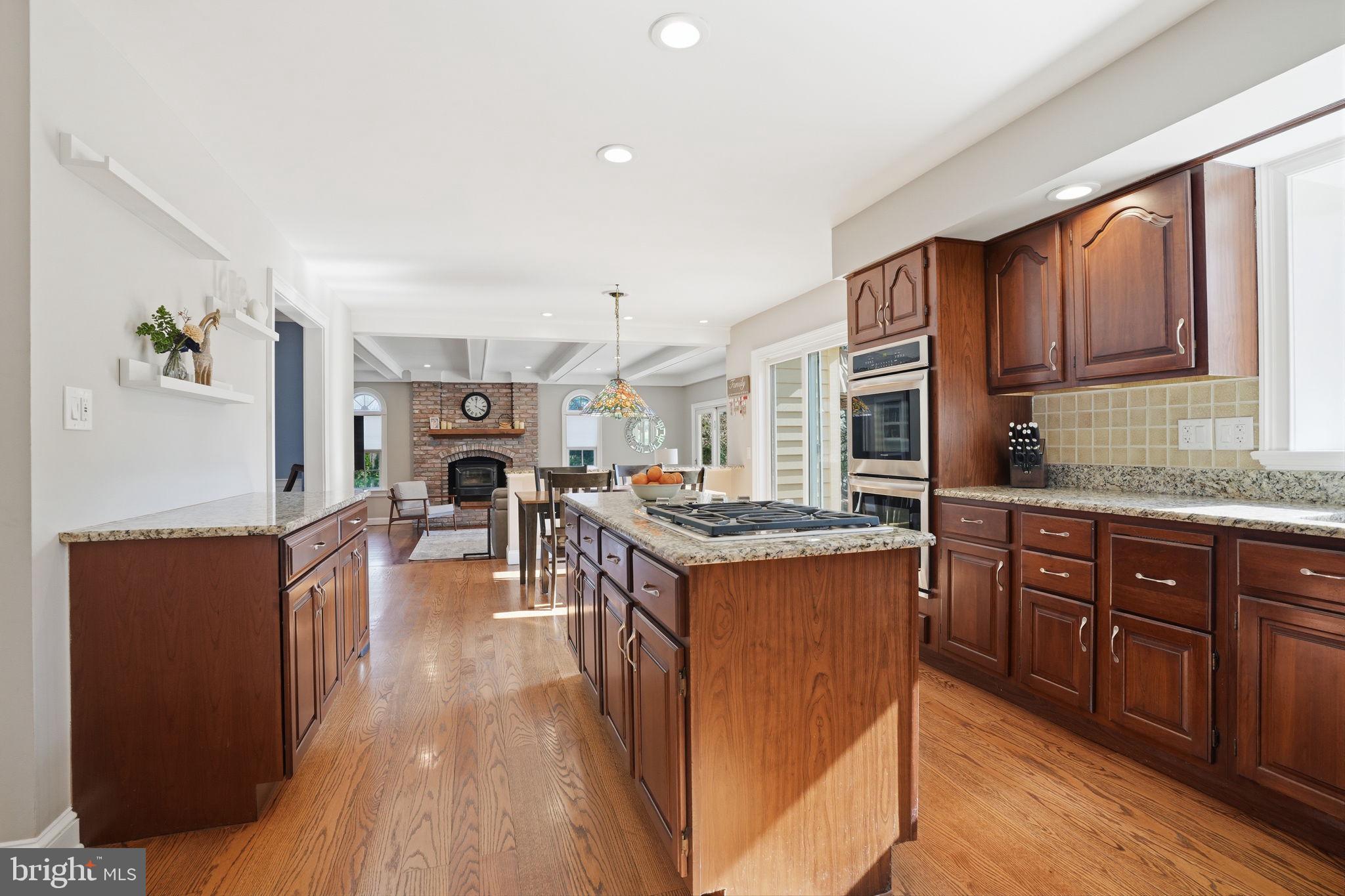 HUNTERS CROSSING - Residential