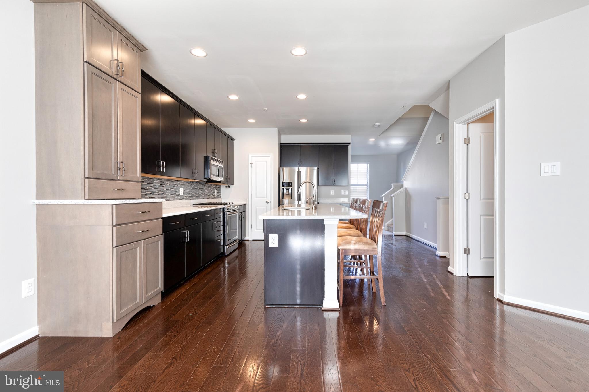 TANYARD COVE NORTH - Residential Lease