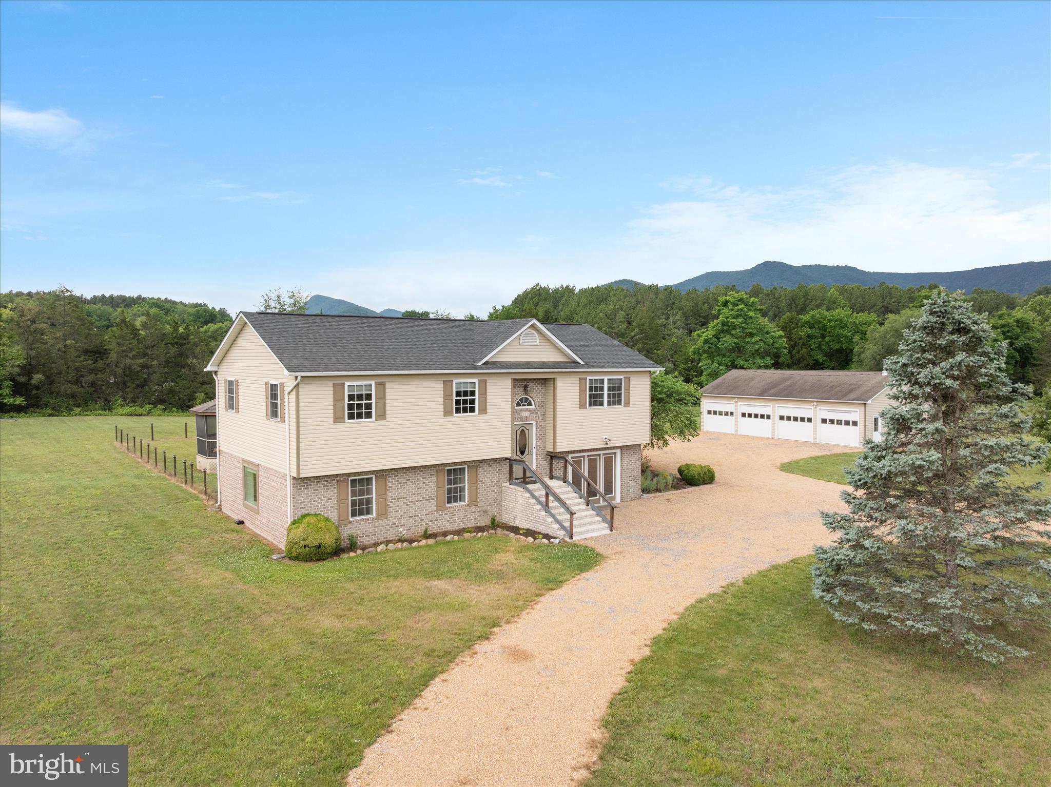 SHEN RIVER LAKES - Residential