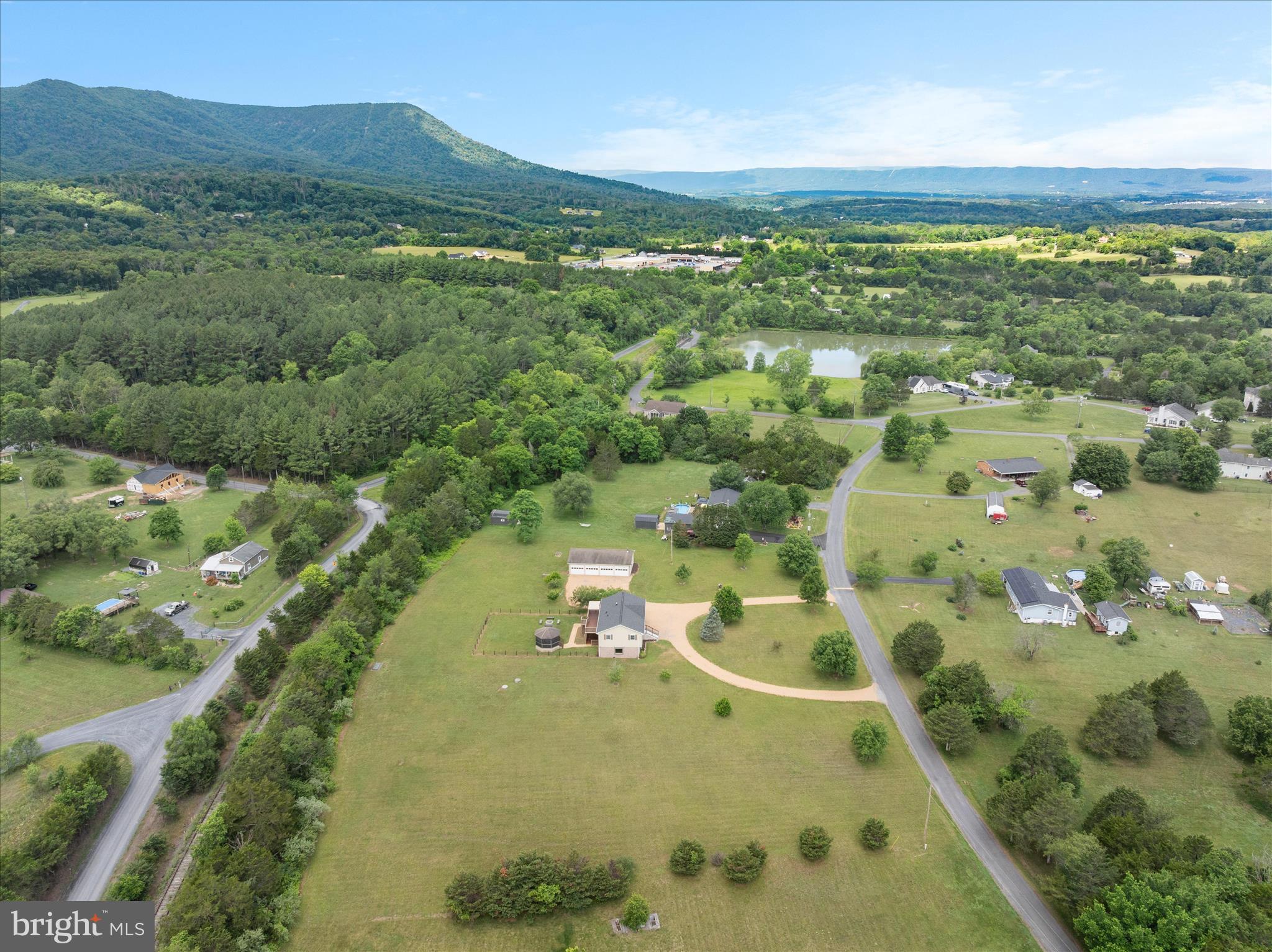 SHEN RIVER LAKES - Residential