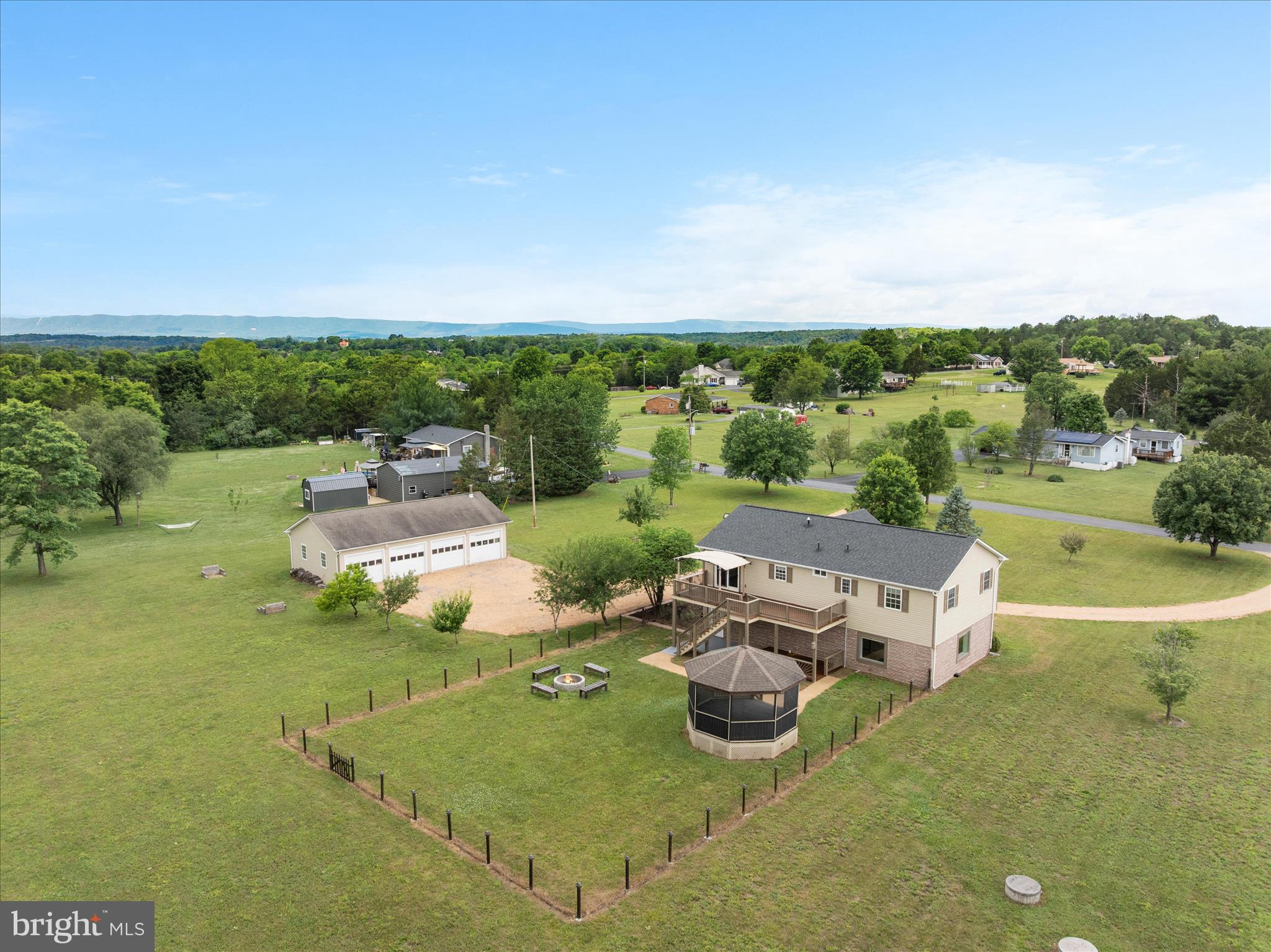 SHEN RIVER LAKES - Residential