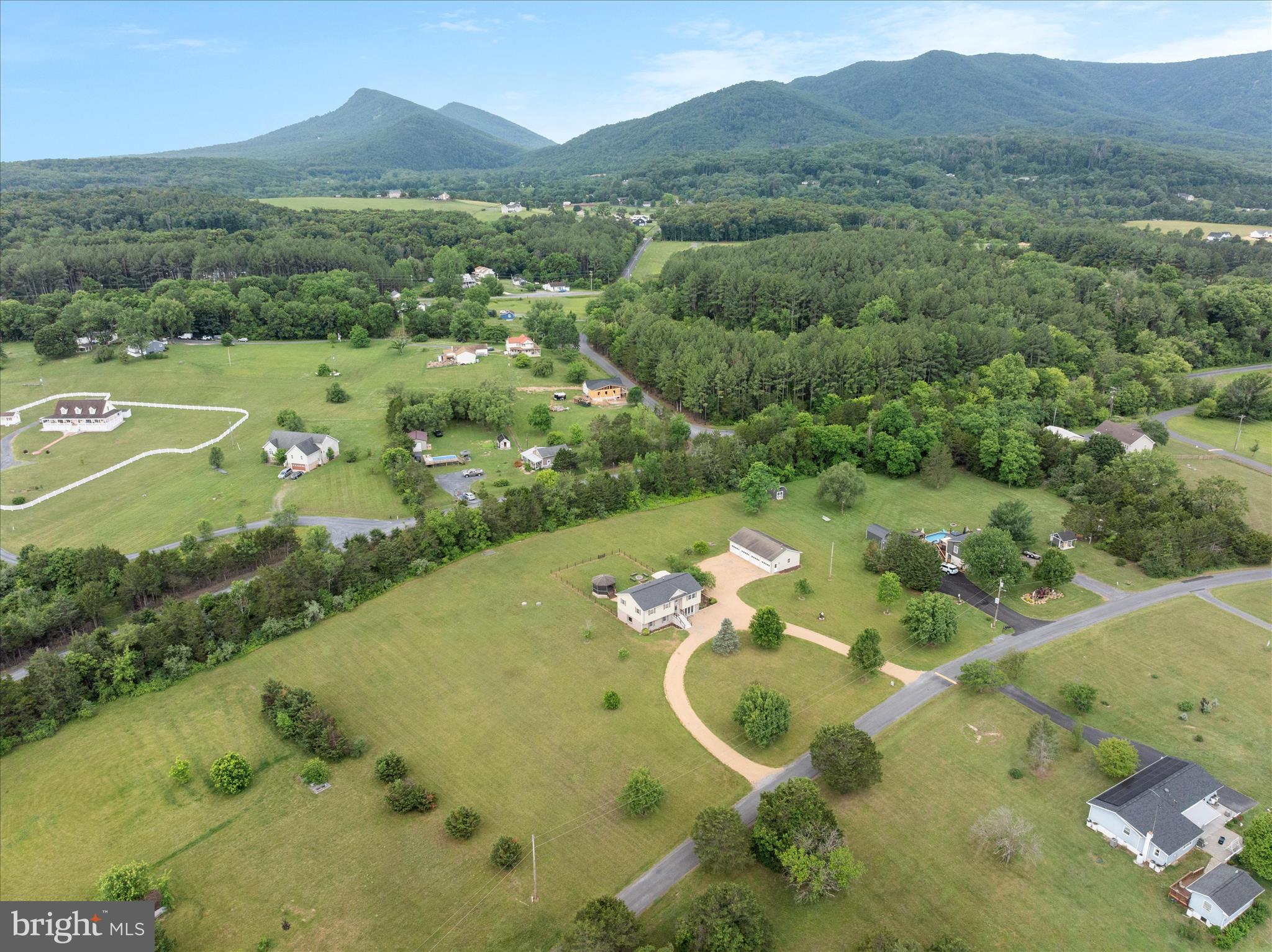 SHEN RIVER LAKES - Residential