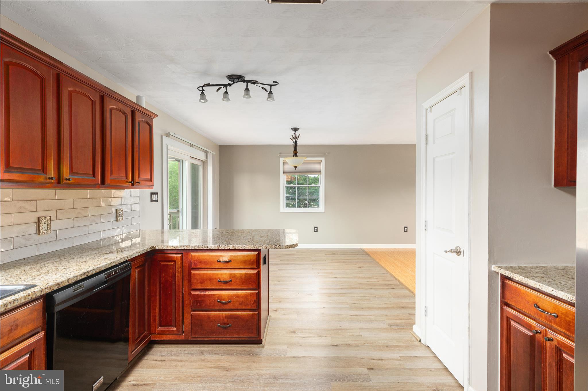 SHEN RIVER LAKES - Residential