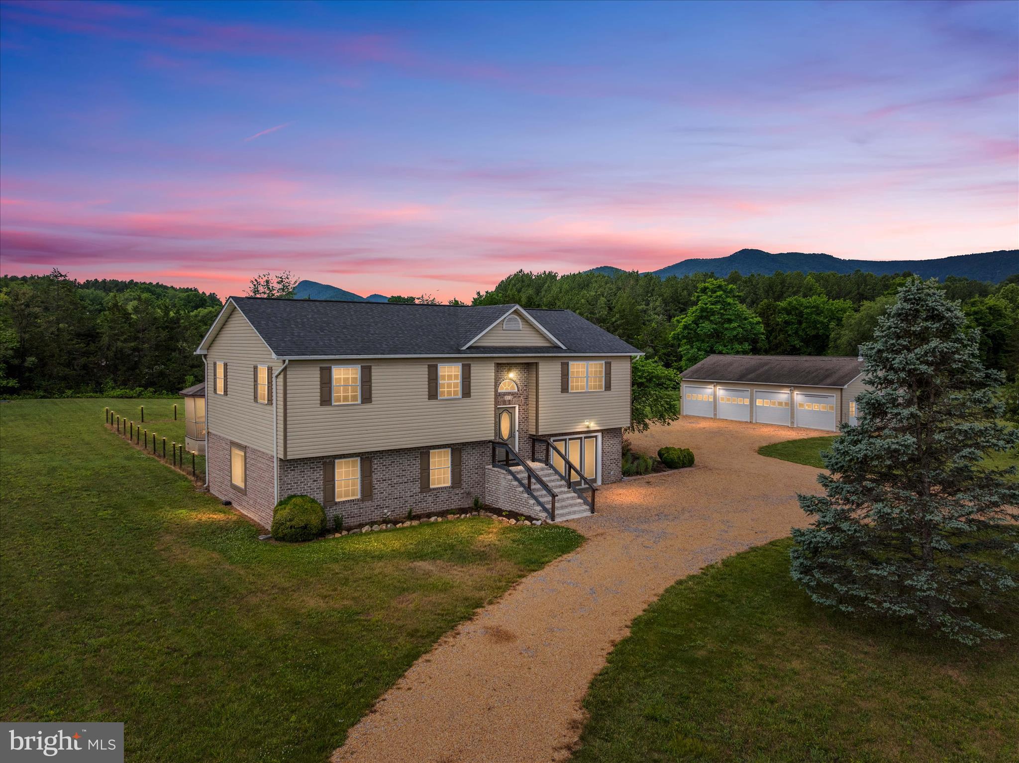 SHEN RIVER LAKES - Residential