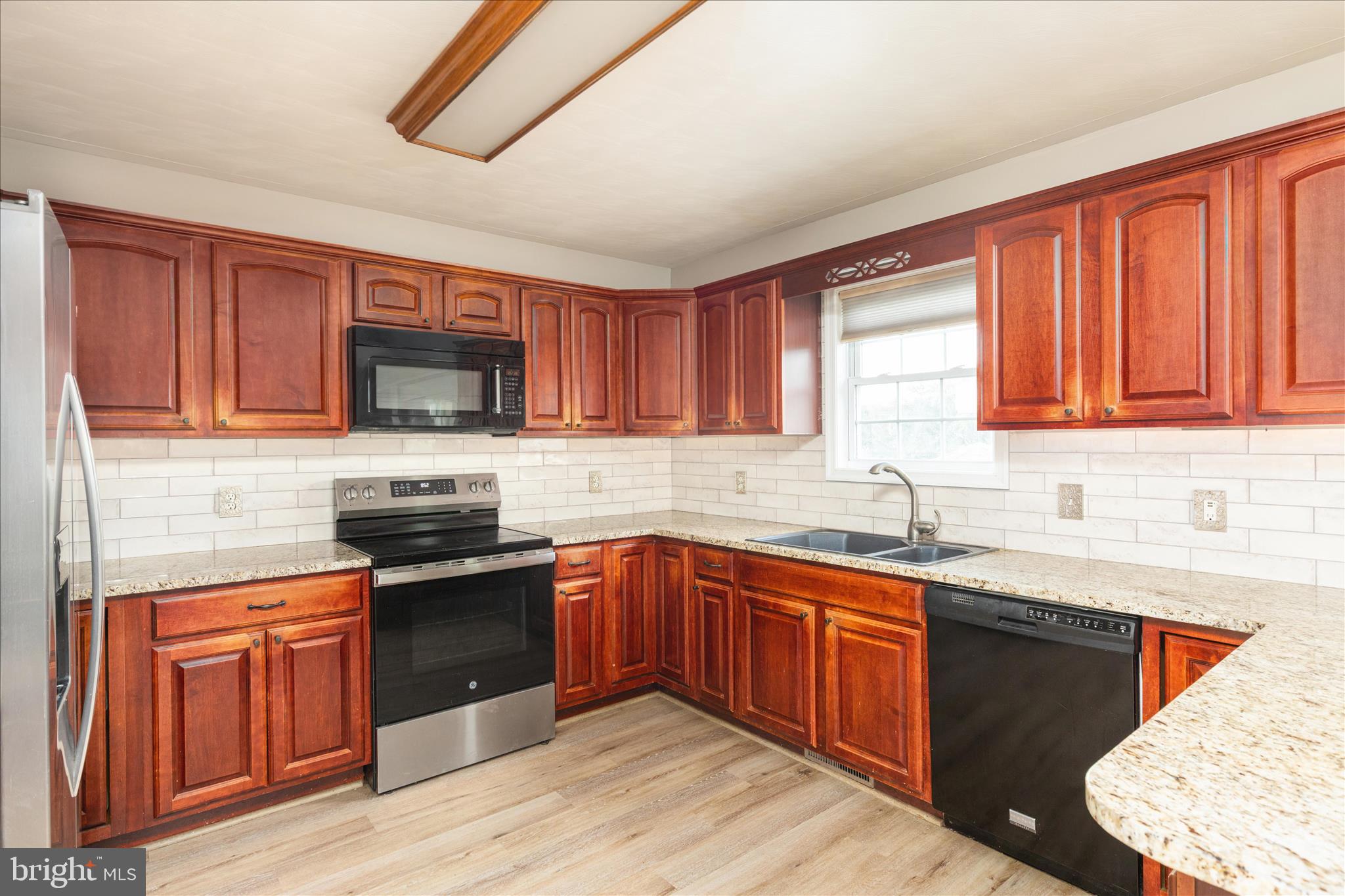 SHEN RIVER LAKES - Residential