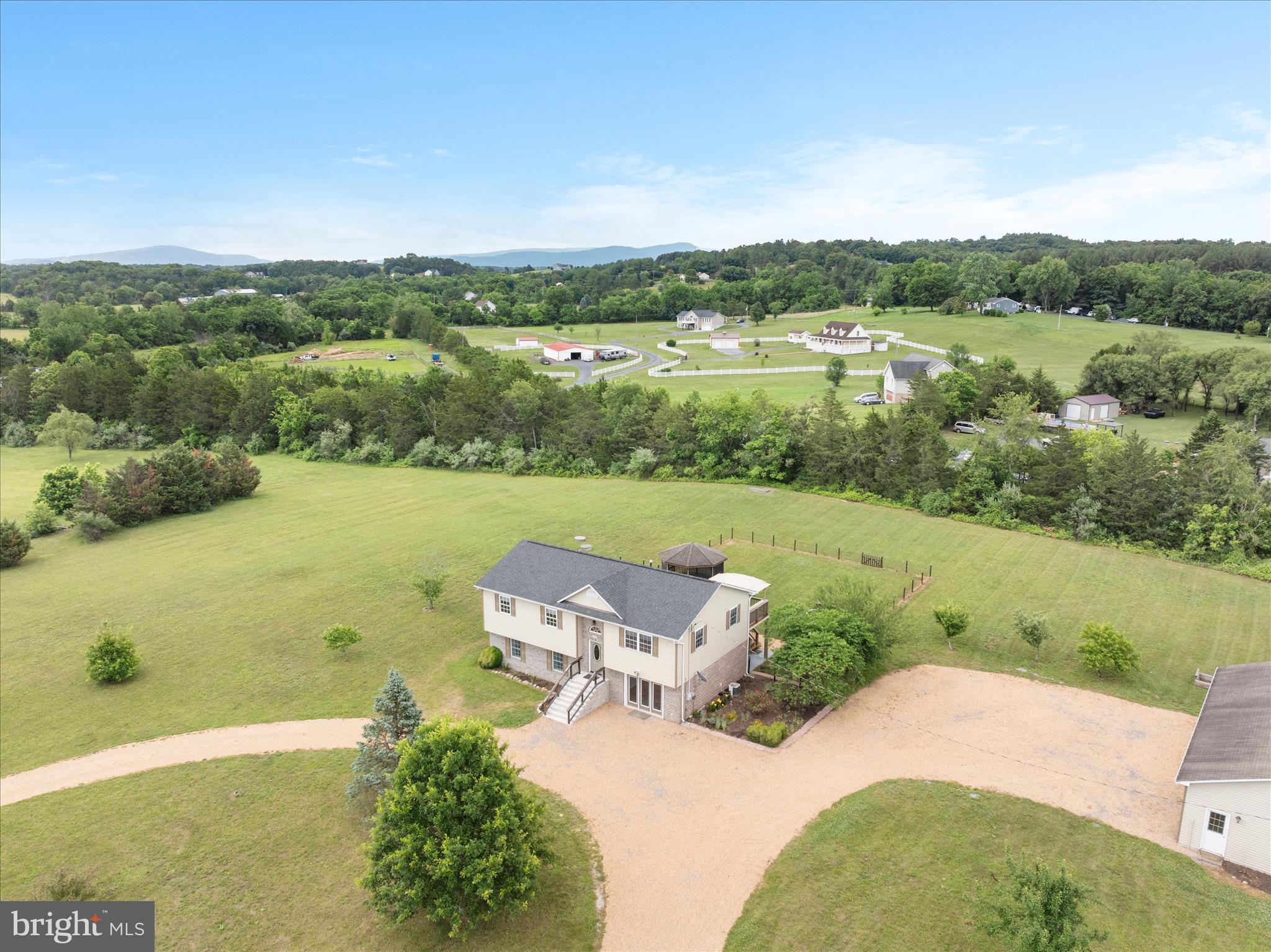 SHEN RIVER LAKES - Residential