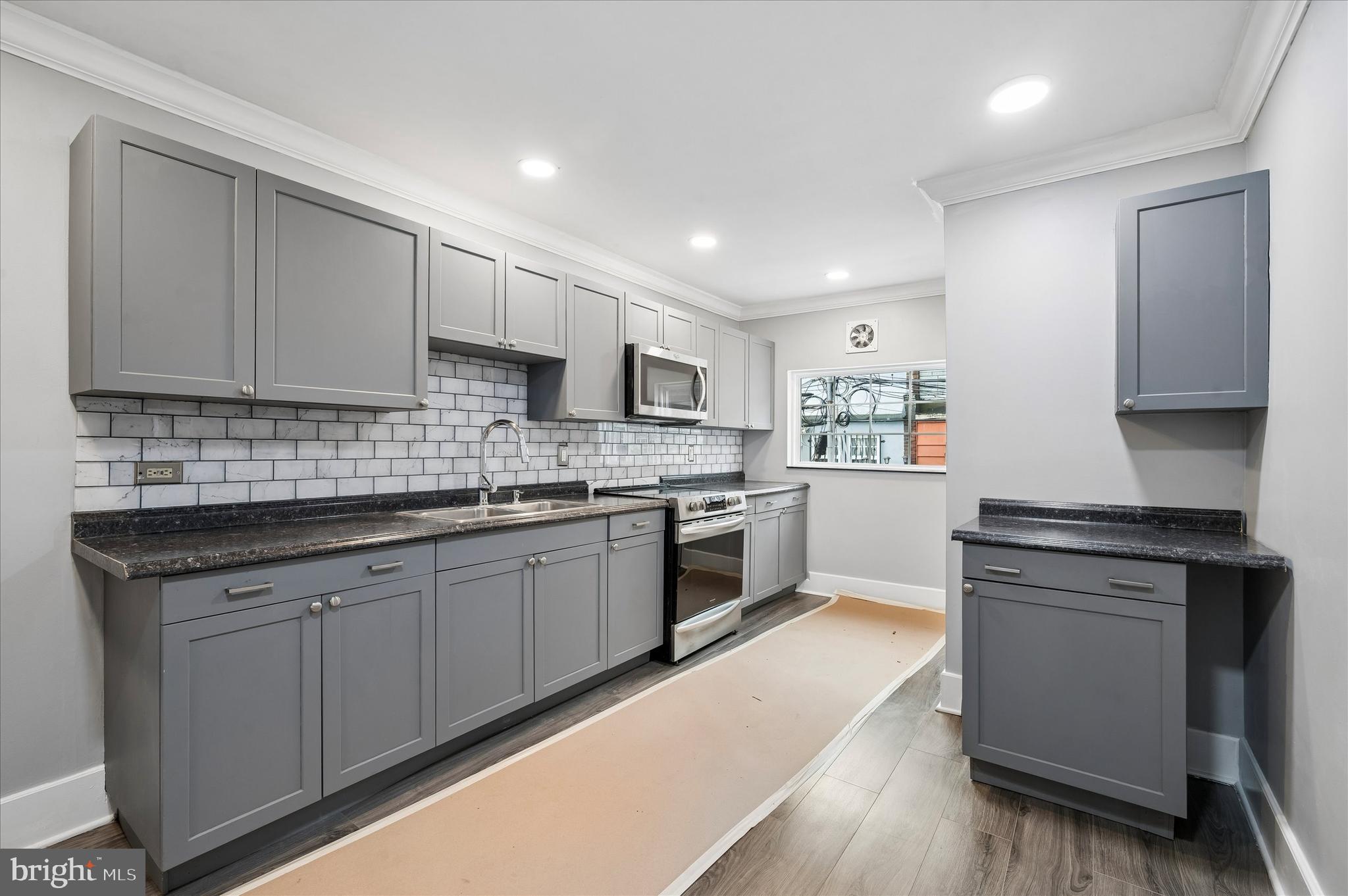 KENSINGTON - Residential