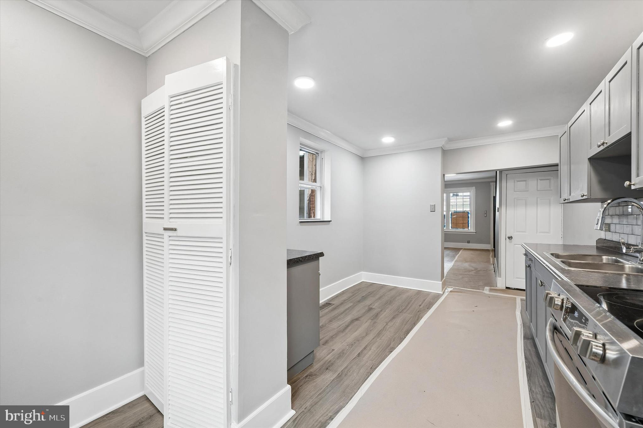 KENSINGTON - Residential