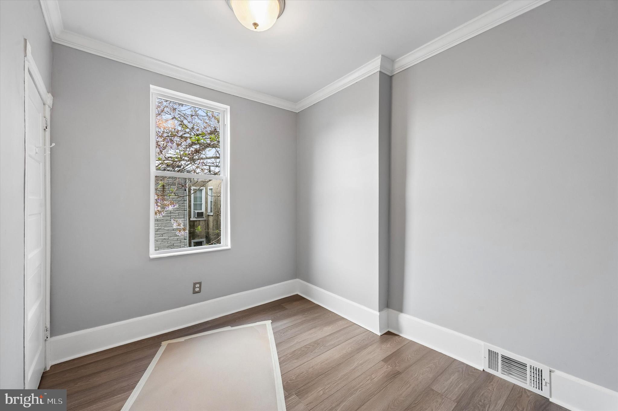 KENSINGTON - Residential