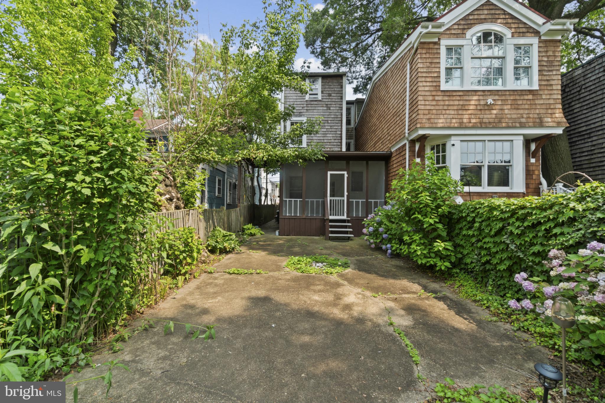 HISTORIC DISTRICT - Residential