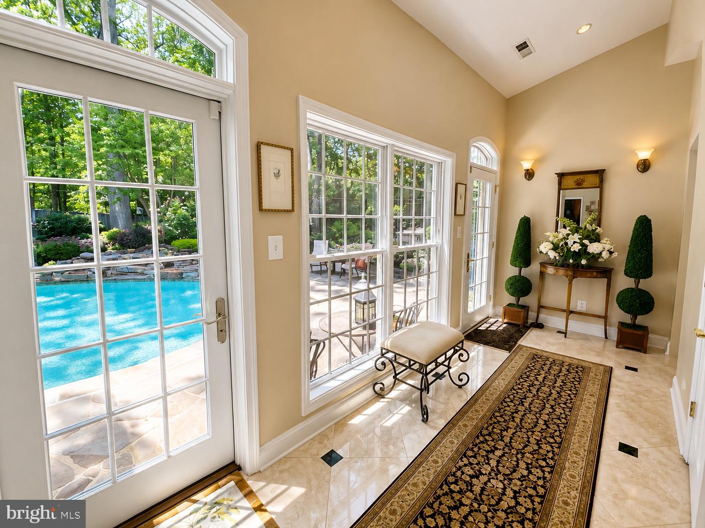 RIVERSIDE MANOR - Residential