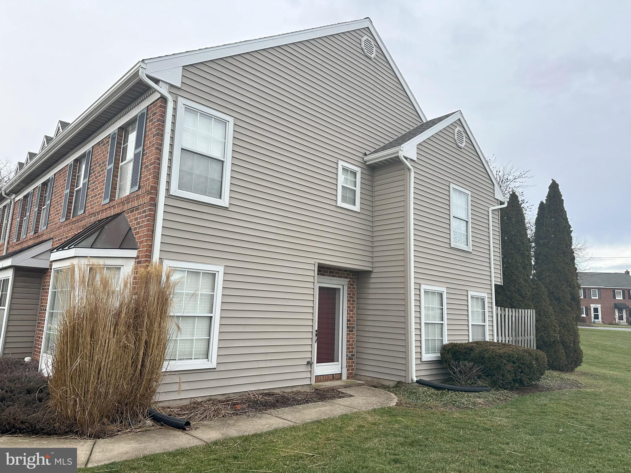 GRANDVIEW CHASE - Residential Lease