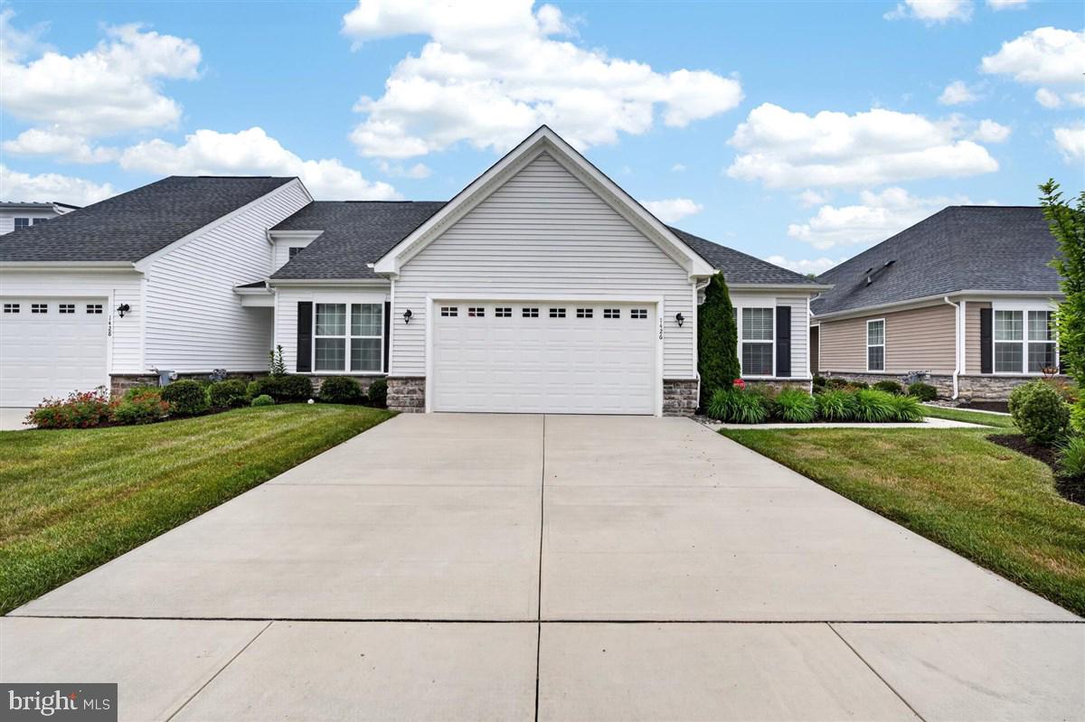 WHISPERING WOODS - Residential