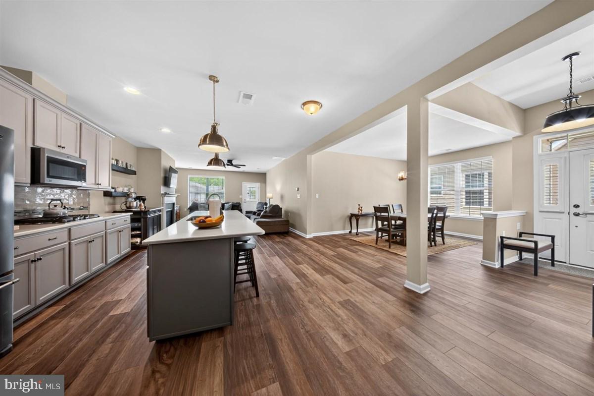 WHISPERING WOODS - Residential