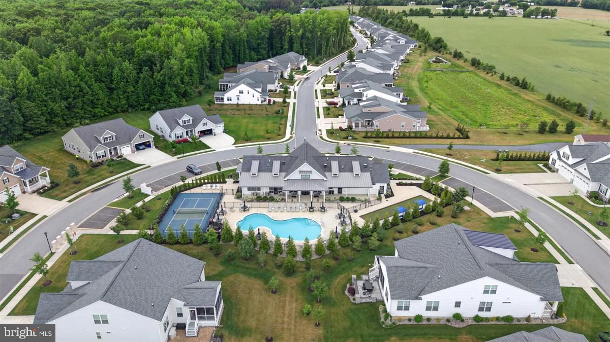 WHISPERING WOODS - Residential