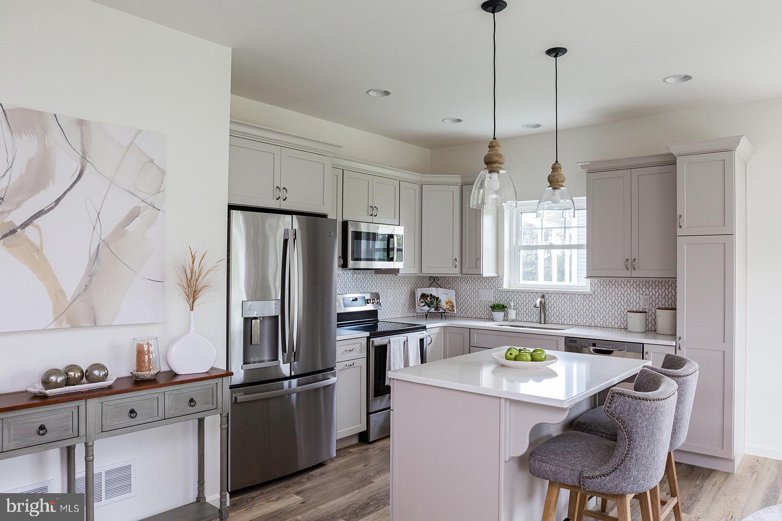 PINE VIEW ESTATES - Residential