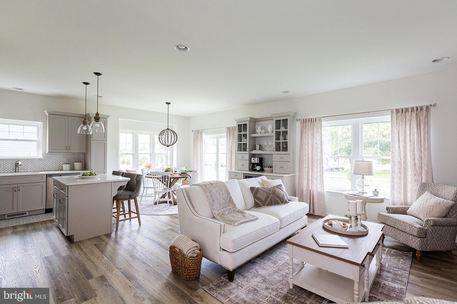 PINE VIEW ESTATES - Residential