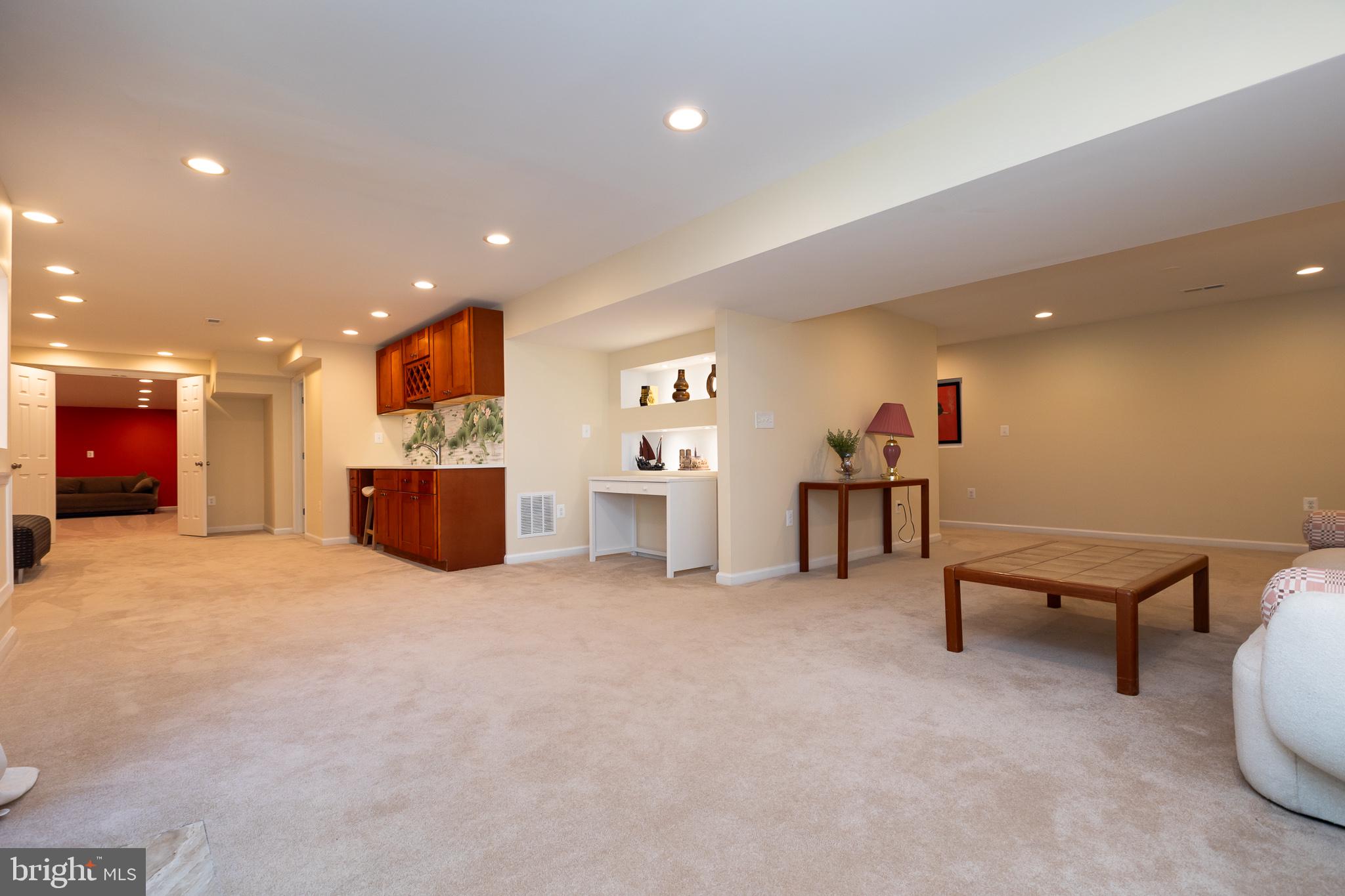 VILLAGE OF RIVER HILL - Residential